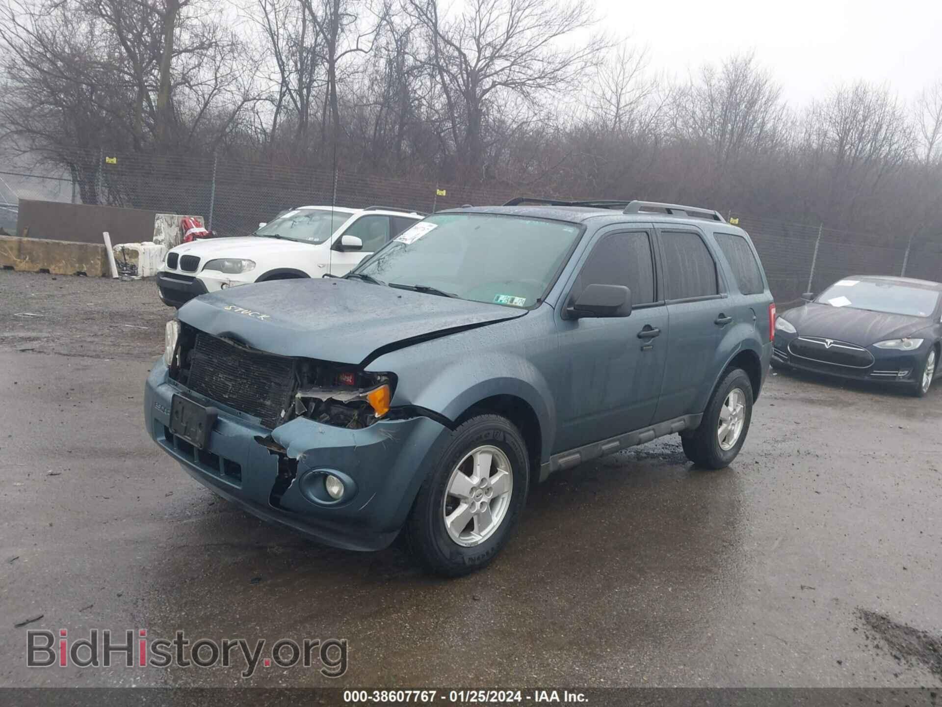 2011 FORD ESCAPE - VIN: 1FMCU0D75BKA05352 - Фото 2
