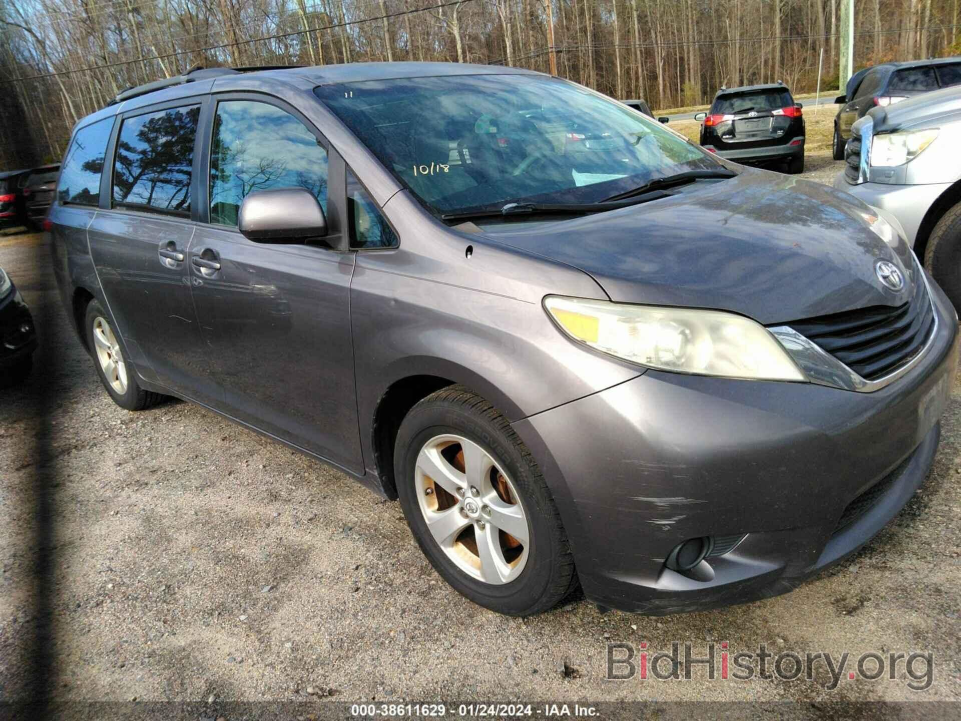 Photo 5TDKK3DC6BS112066 - TOYOTA SIENNA 2011