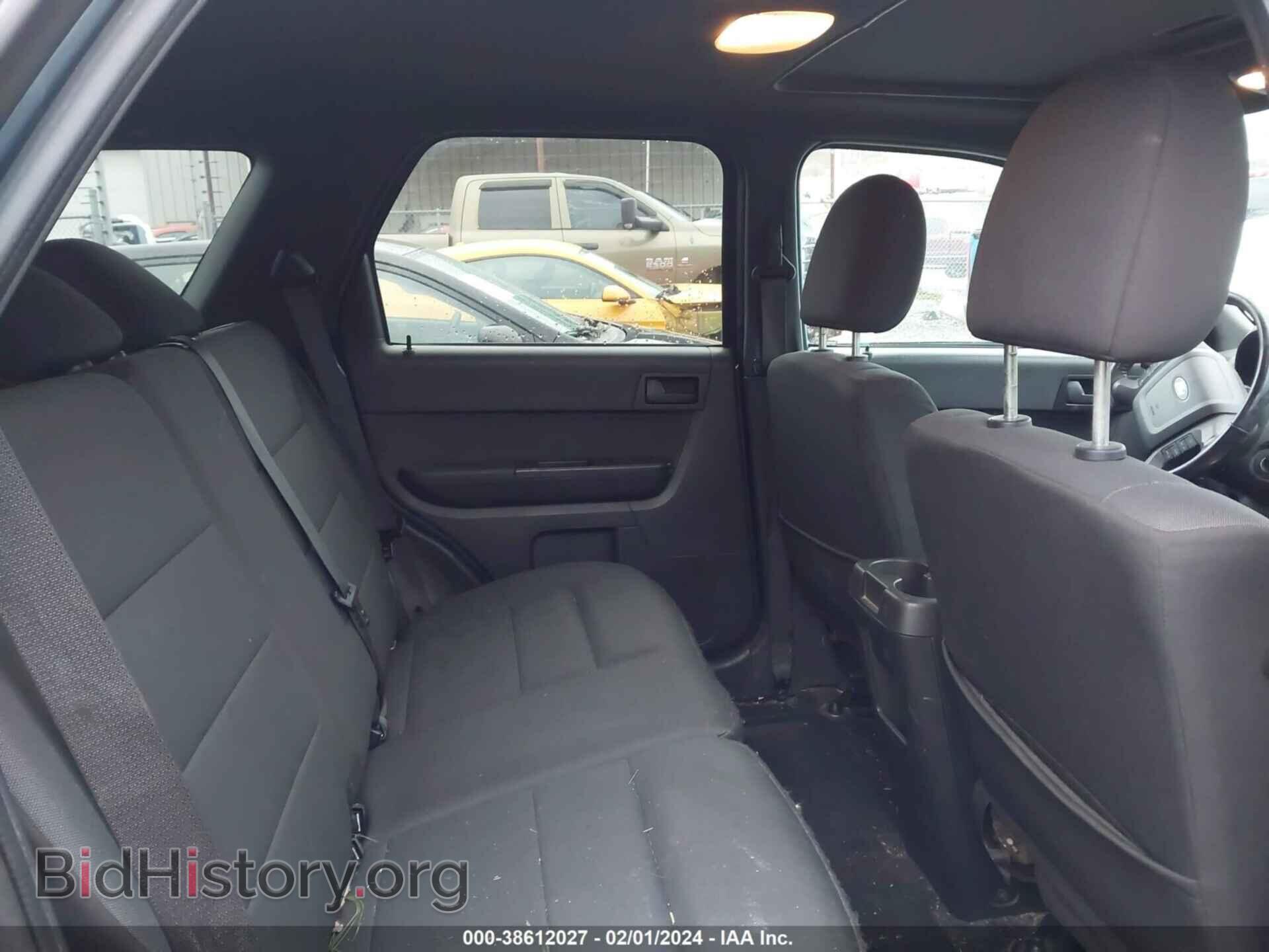 2011 FORD ESCAPE - VIN: 1FMCU9DG2BKC52932 - Фото 8