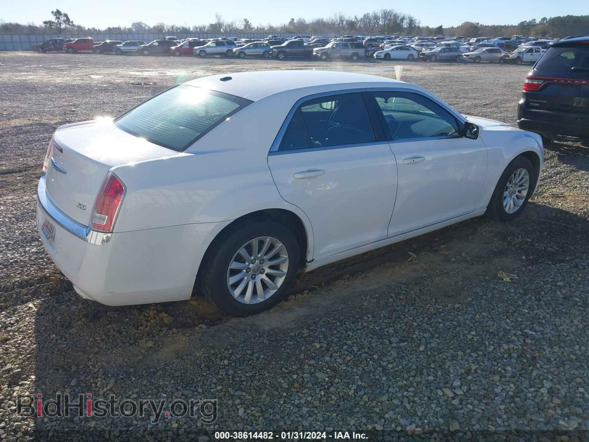 2013 CHRYSLER 300 - VIN: 2C3CCAAG5DH576243 - Фото 4