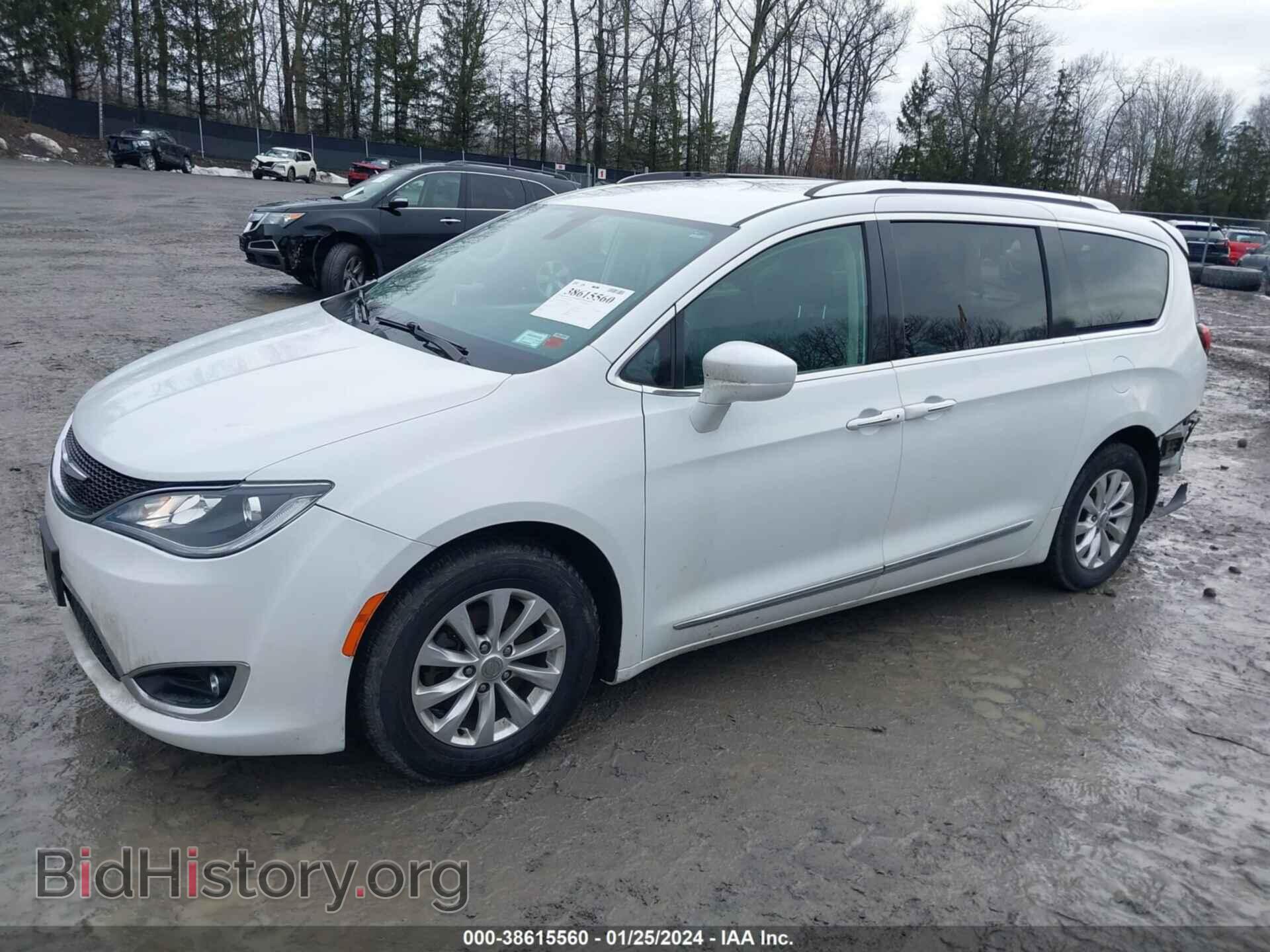 2018 CHRYSLER PACIFICA - VIN: 2C4RC1EG4JR260726 - Фото 2