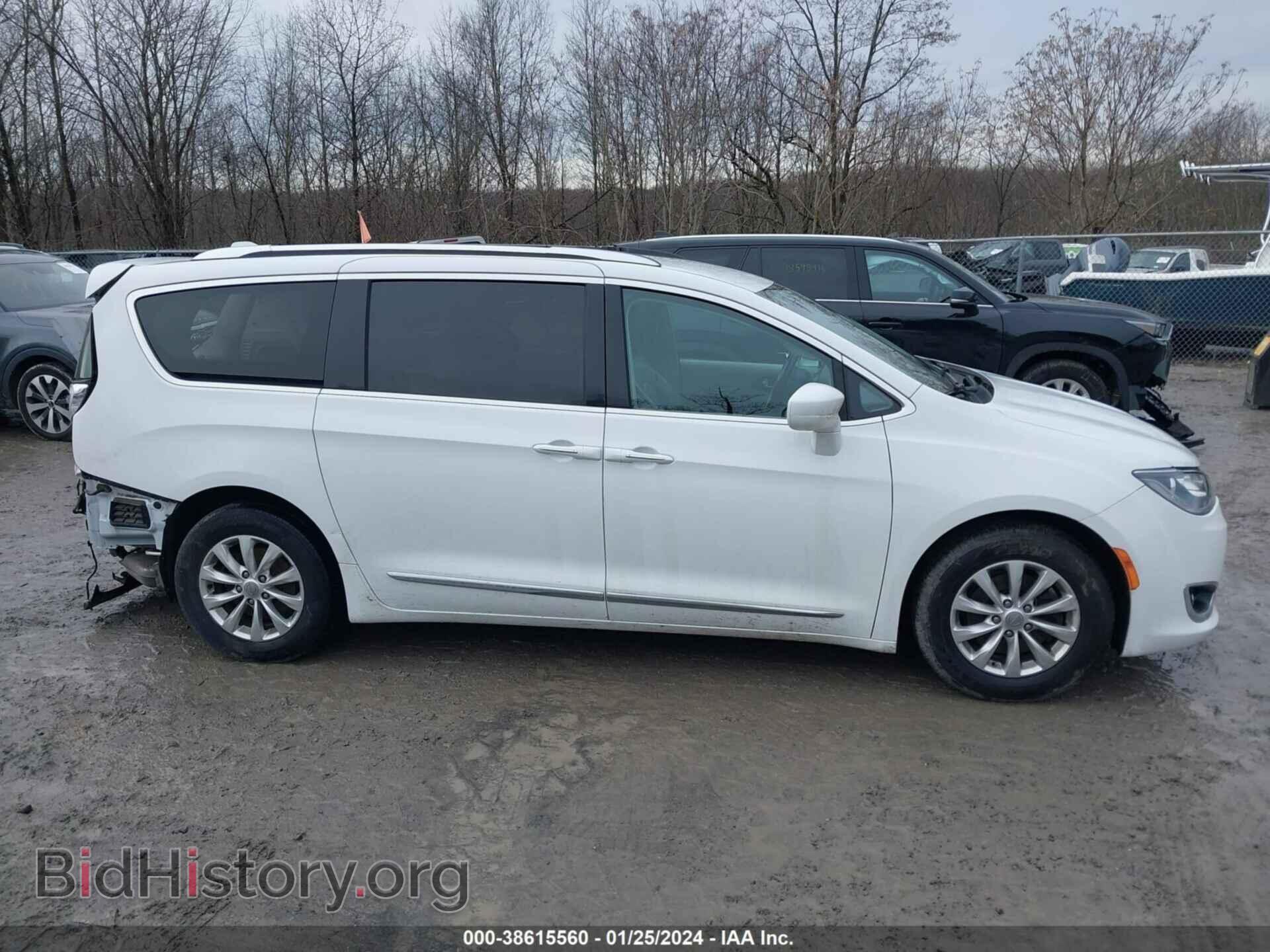 2018 CHRYSLER PACIFICA - VIN: 2C4RC1EG4JR260726 - Фото 13