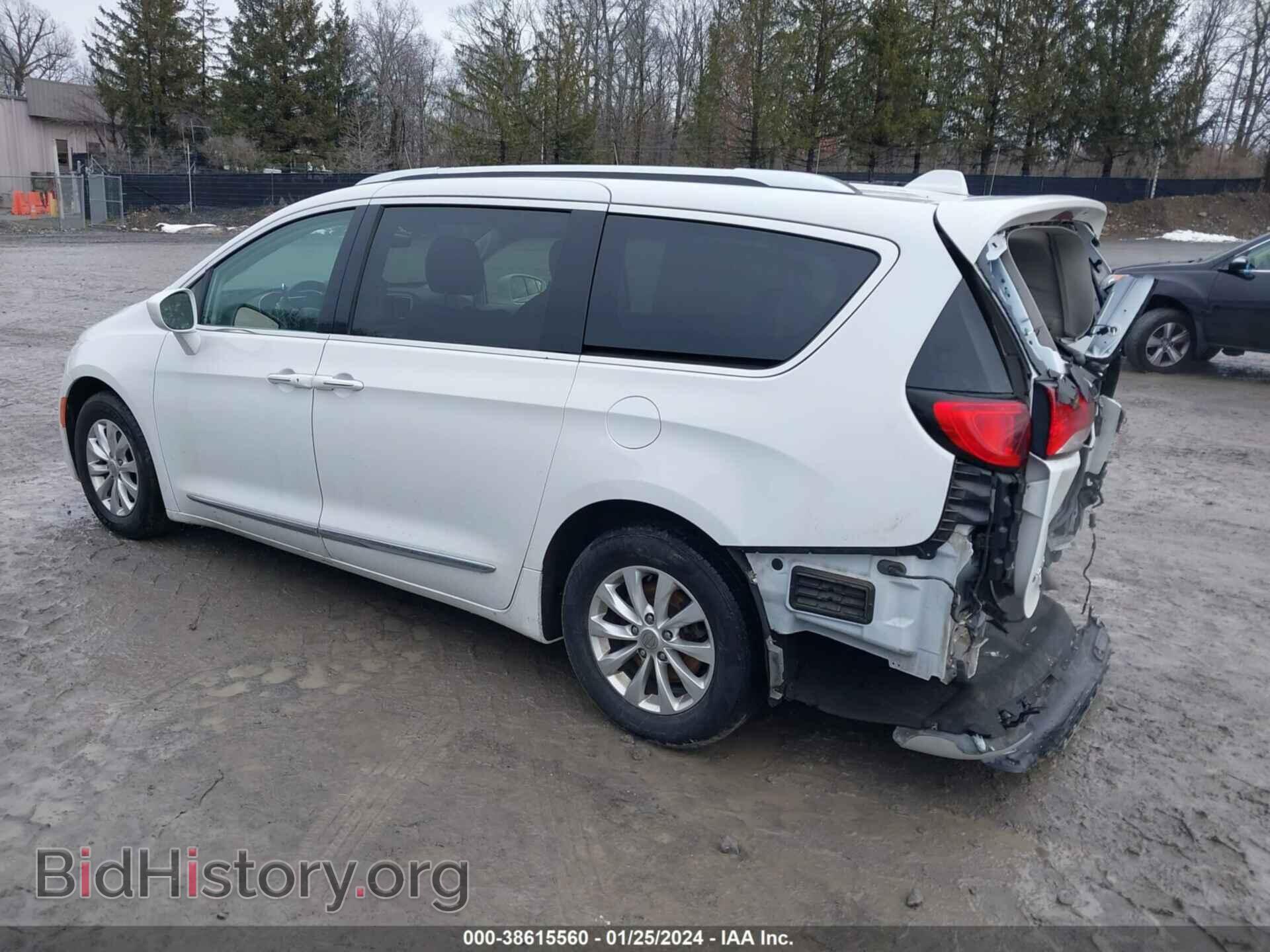 2018 CHRYSLER PACIFICA - VIN: 2C4RC1EG4JR260726 - Фото 3