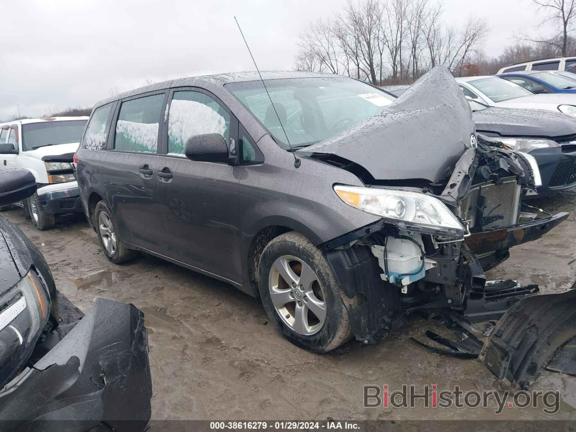 Photo 5TDZK3DC4ES458104 - TOYOTA SIENNA 2014