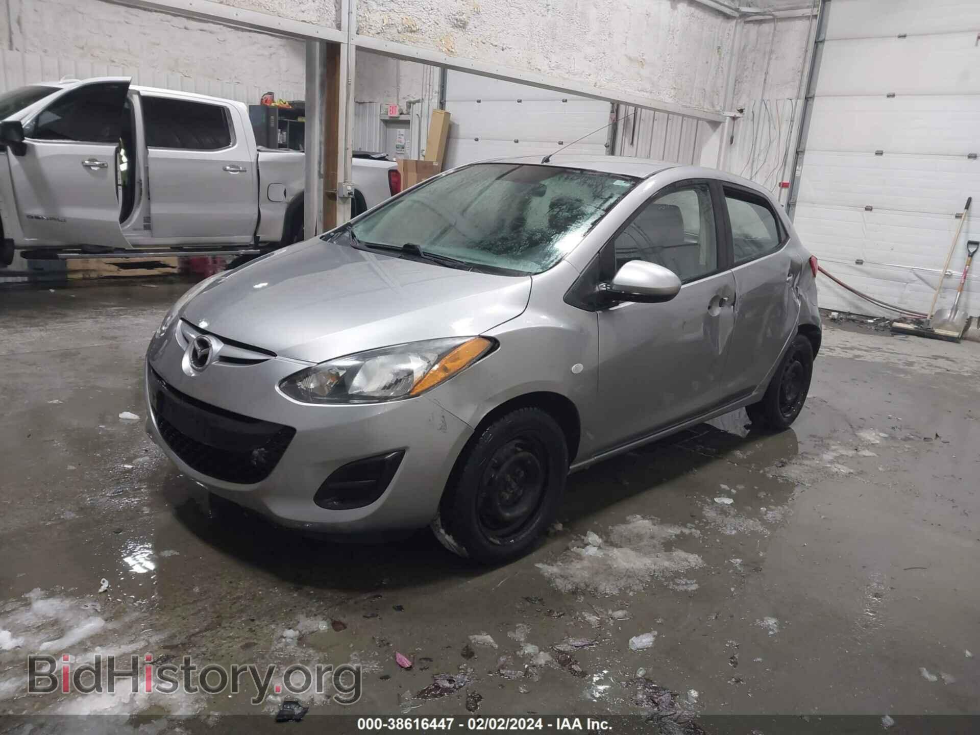 2013 MAZDA MAZDA2 - VIN: JM1DE1KY2D0166473 - Фото 2