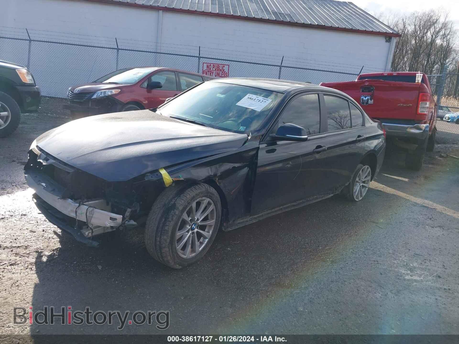 2018 BMW 320I - VIN: WBA8A3C53JA357948 - Фото 2