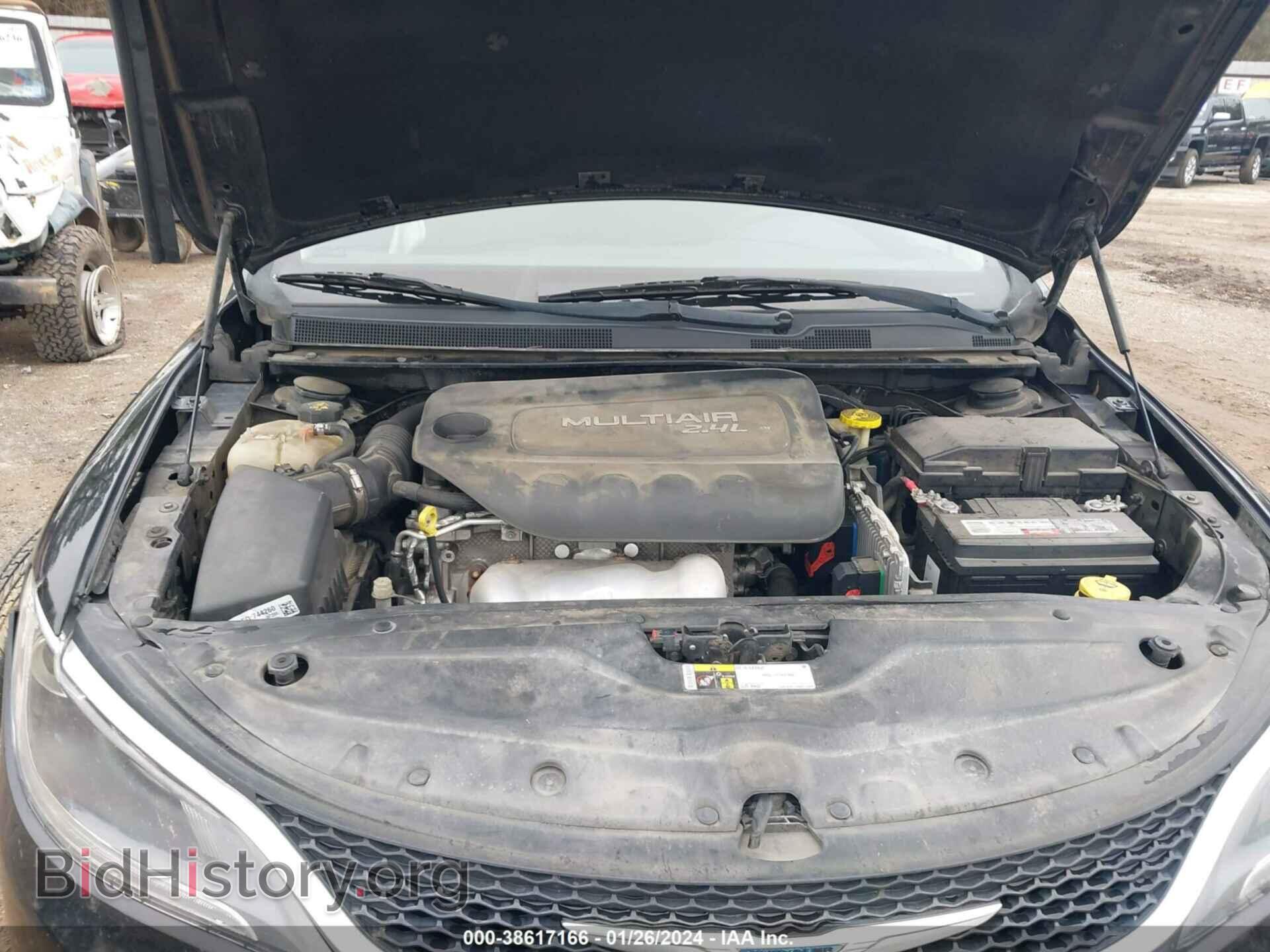 2016 CHRYSLER 200 - VIN: 1C3CCCAB1GN137617 - Фото 10