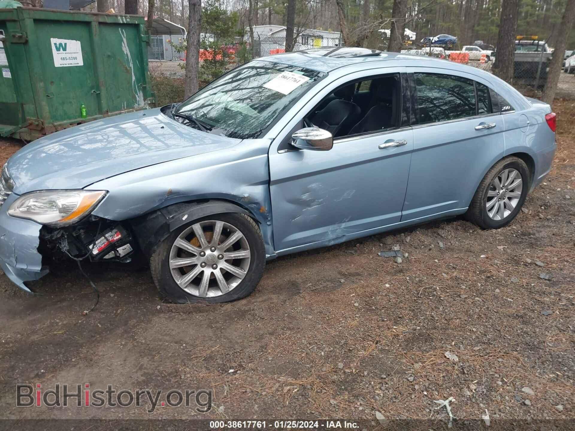 2013 CHRYSLER 200 - VIN: 1C3CCBCG5DN745557 - Фото 2