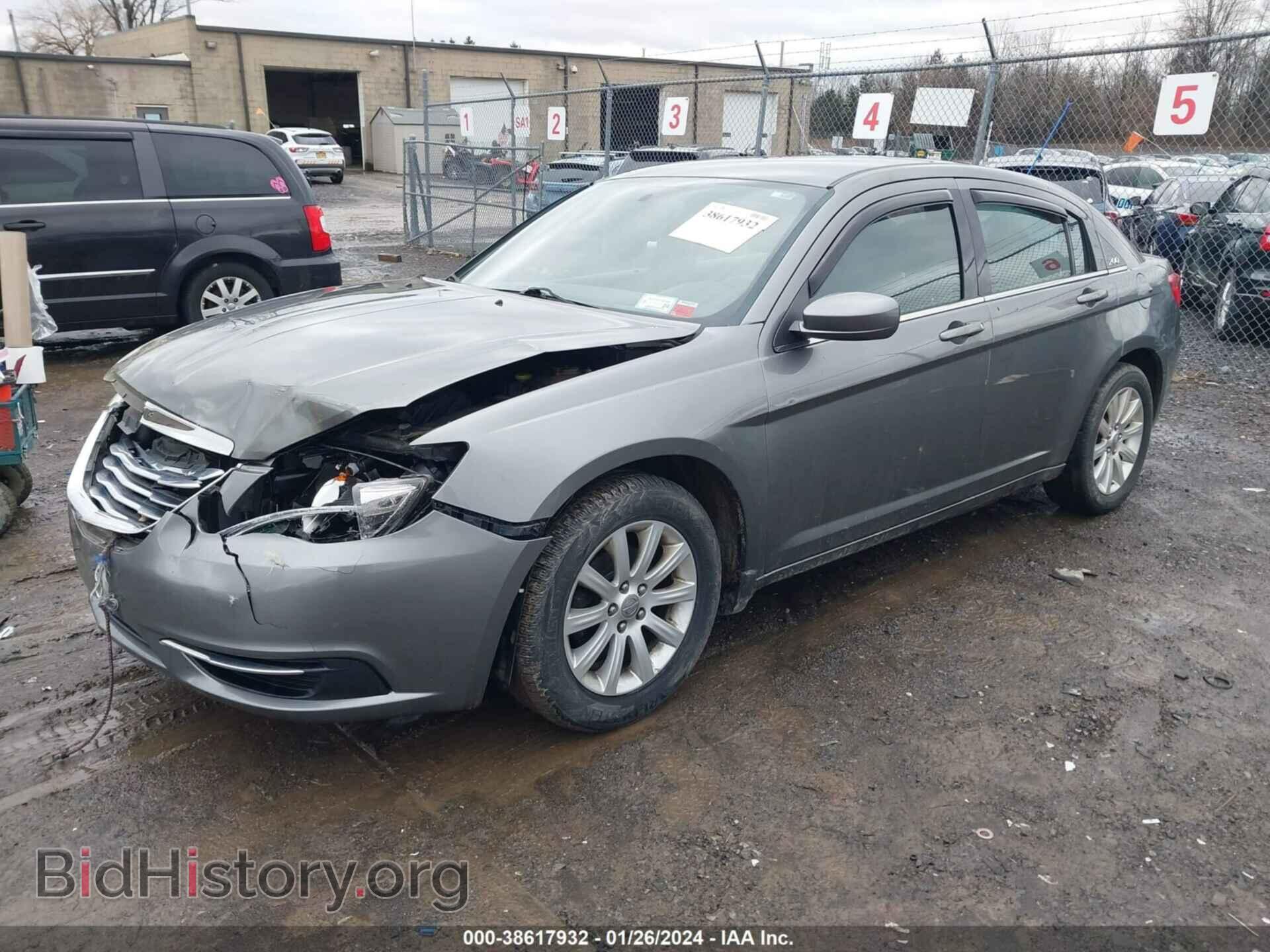 2013 CHRYSLER 200 - VIN: 1C3CCBBB7DN579628 - Фото 2