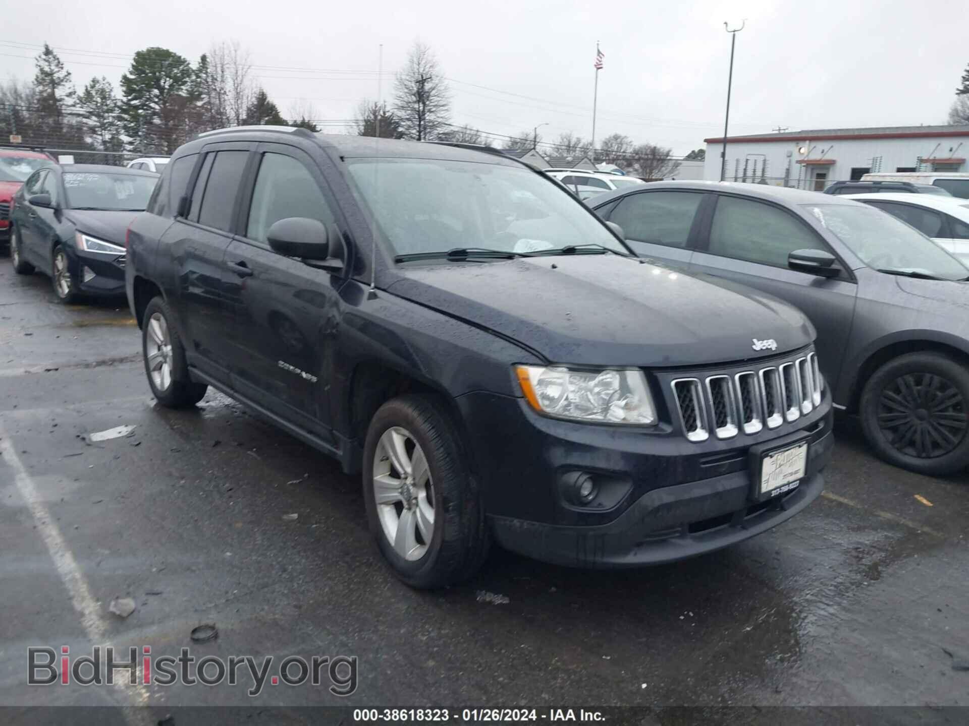 Photo 1J4NF1FB8BD207051 - JEEP COMPASS 2011