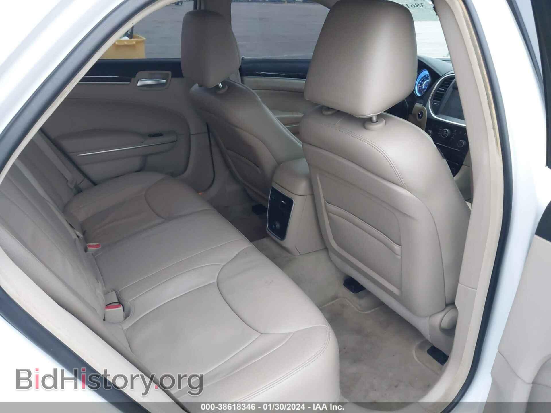 2014 CHRYSLER 300 - VIN: 2C3CCAAGXEH354900 - Фото 8