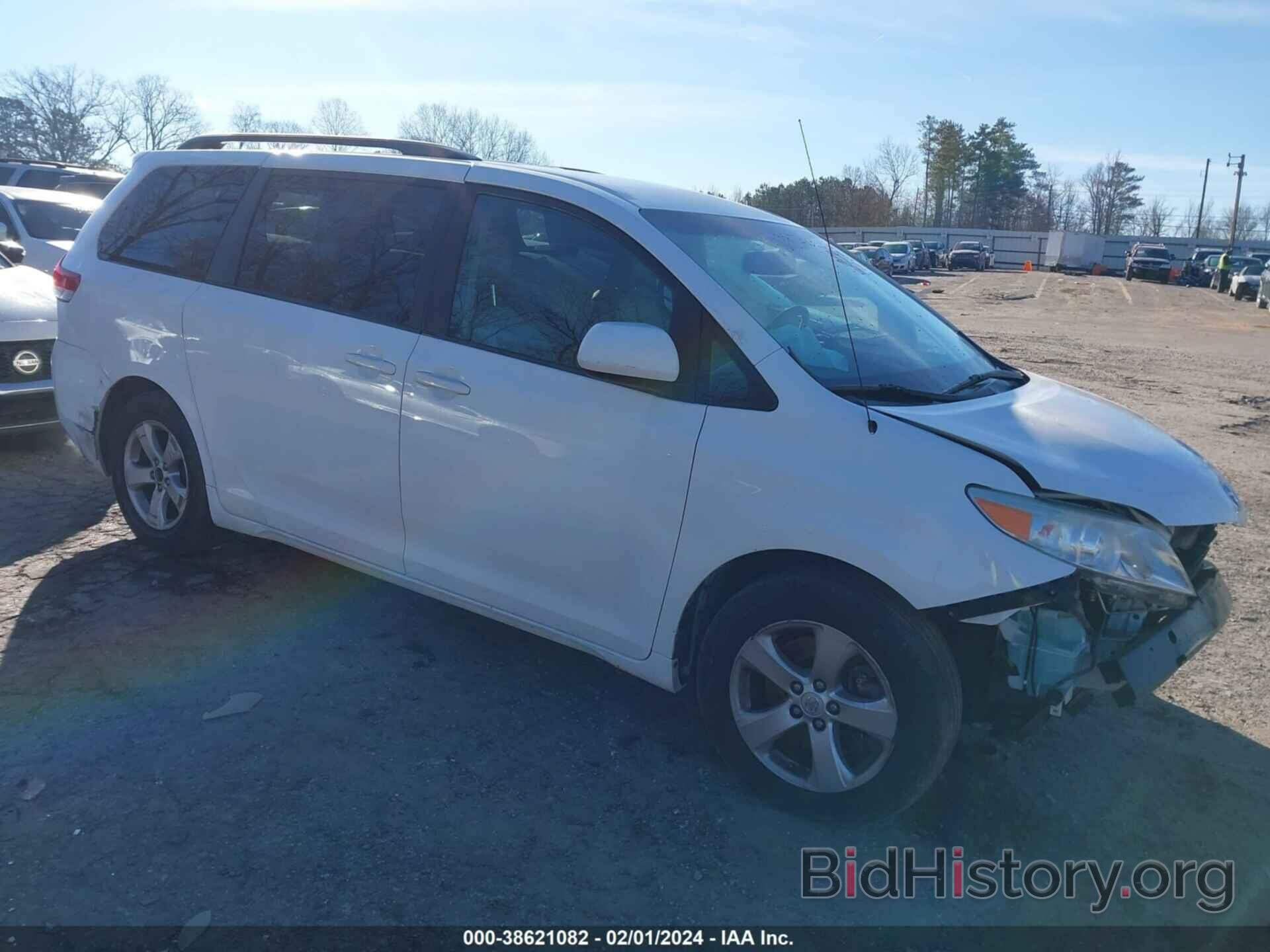 Фотография 5TDKK3DC5ES442236 - TOYOTA SIENNA 2014