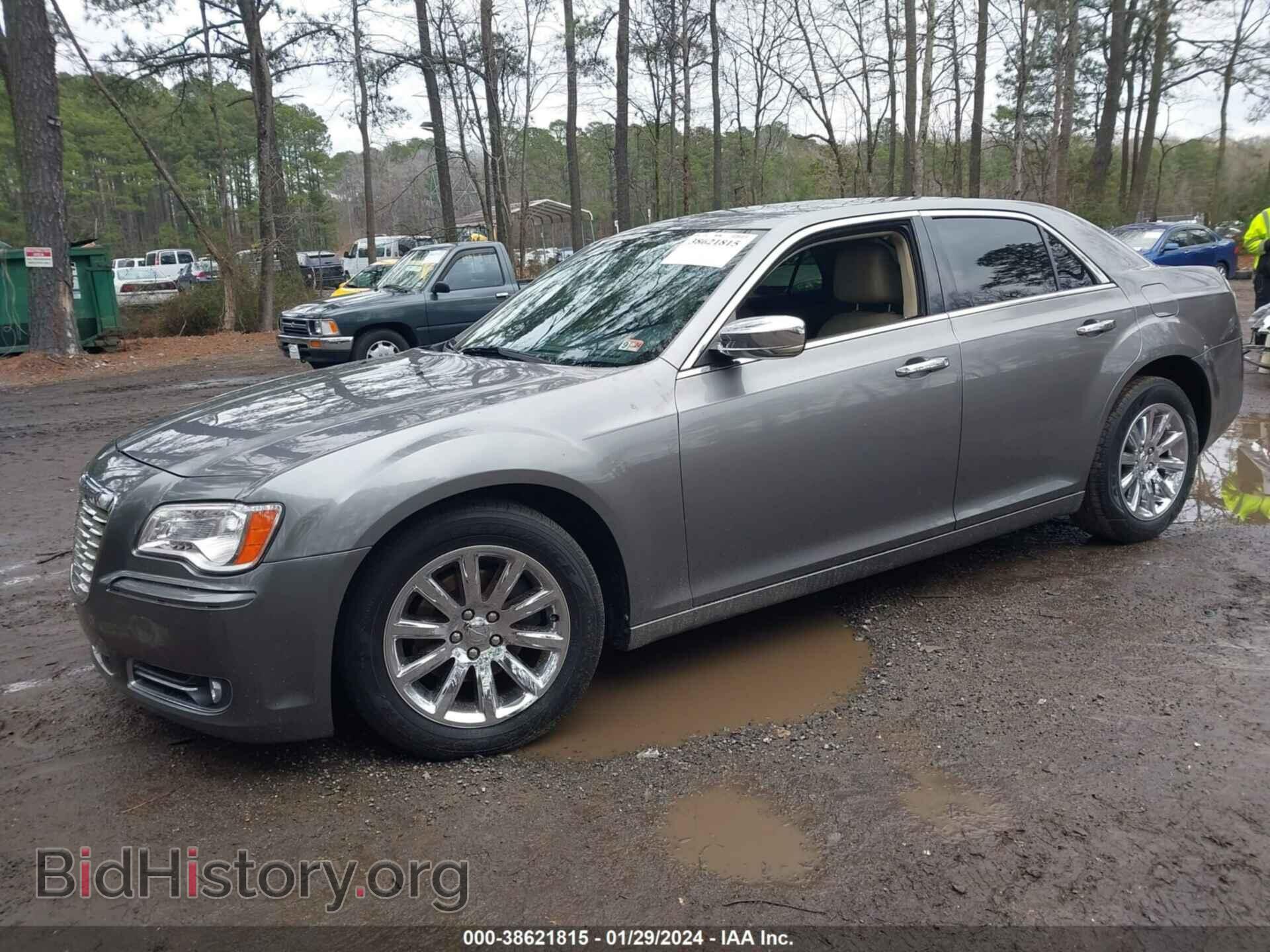 2011 CHRYSLER 300 - VIN: 2C3CA5CG9BH591965 - Фото 2