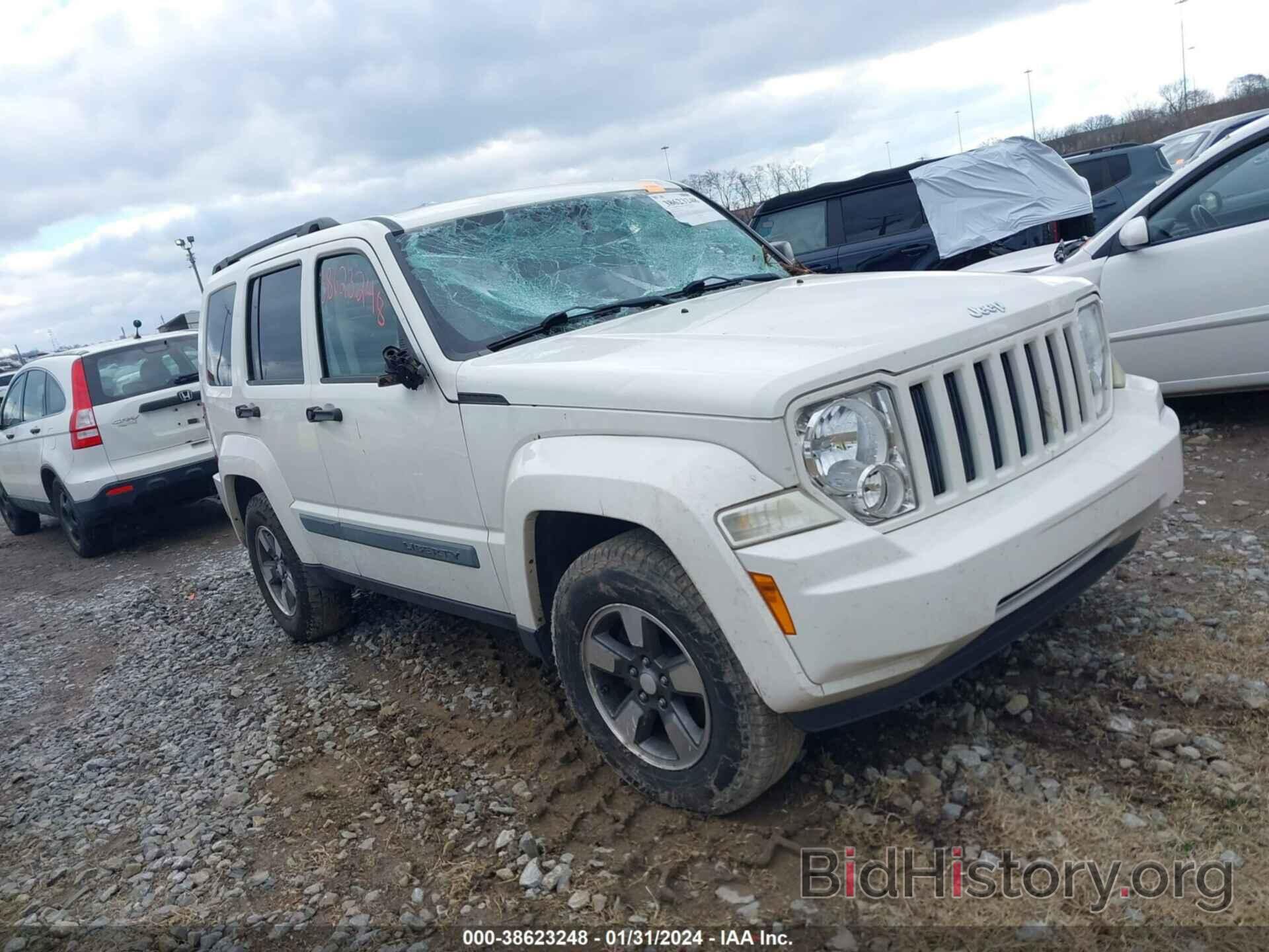 Photo 1J8GP28K18W172924 - JEEP LIBERTY 2008