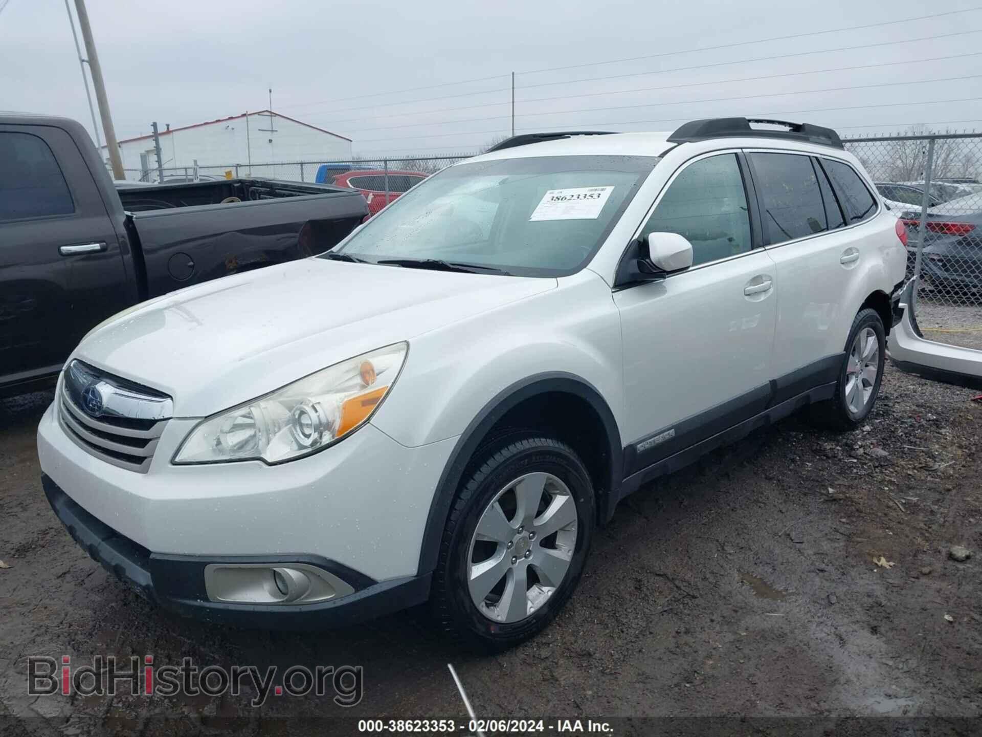 2011 SUBARU OUTBACK - VIN: 4S4BRBCC1B3365770 - Фото 2