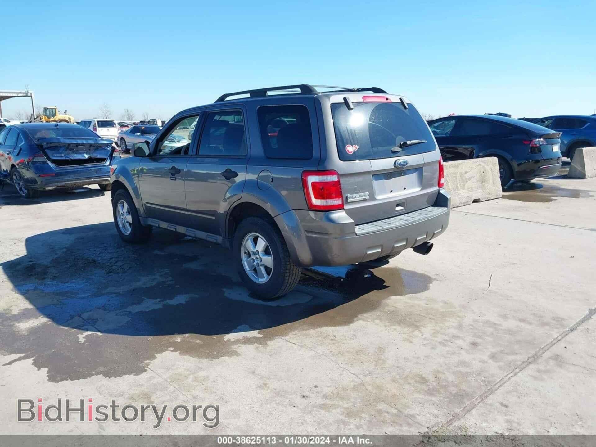 2011 FORD ESCAPE - VIN: 1FMCU0D78BKC25794 - Фото 3