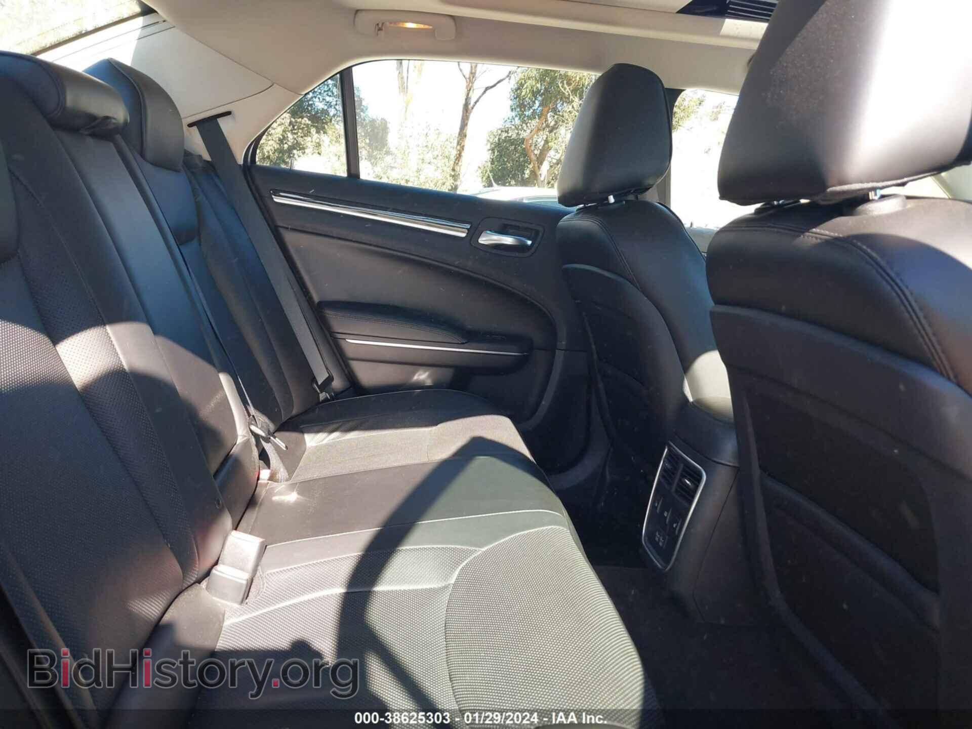 2016 CHRYSLER 300C - VIN: 2C3CCAEG4GH348667 - Photo 8