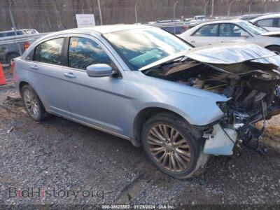 2013 Chrysler 200 TOURING, light blue — VIN 1C3CCBBB9DN694280, IAAI
