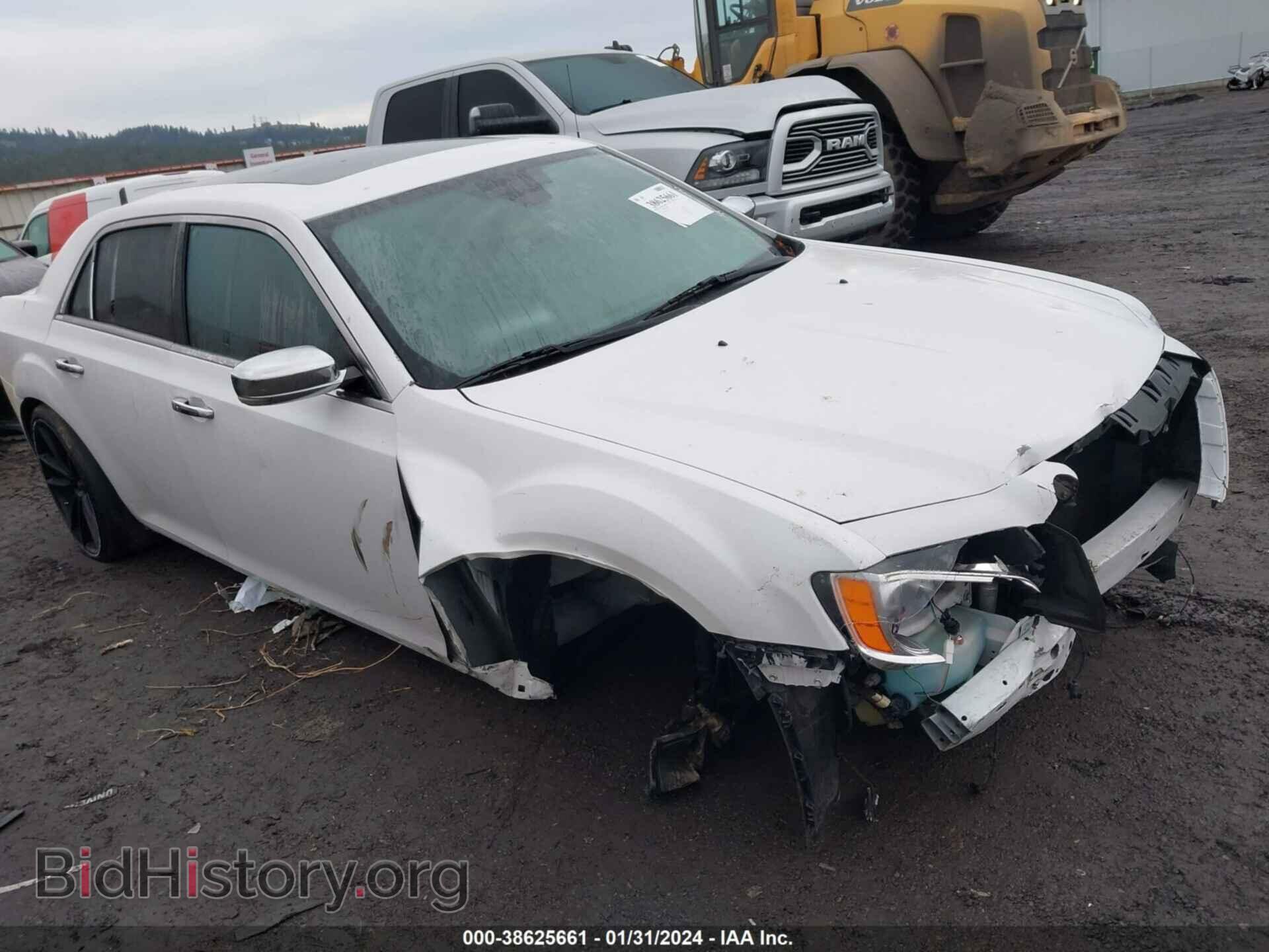 Фотография 2C3CCAETXCH136573 - CHRYSLER 300C 2012