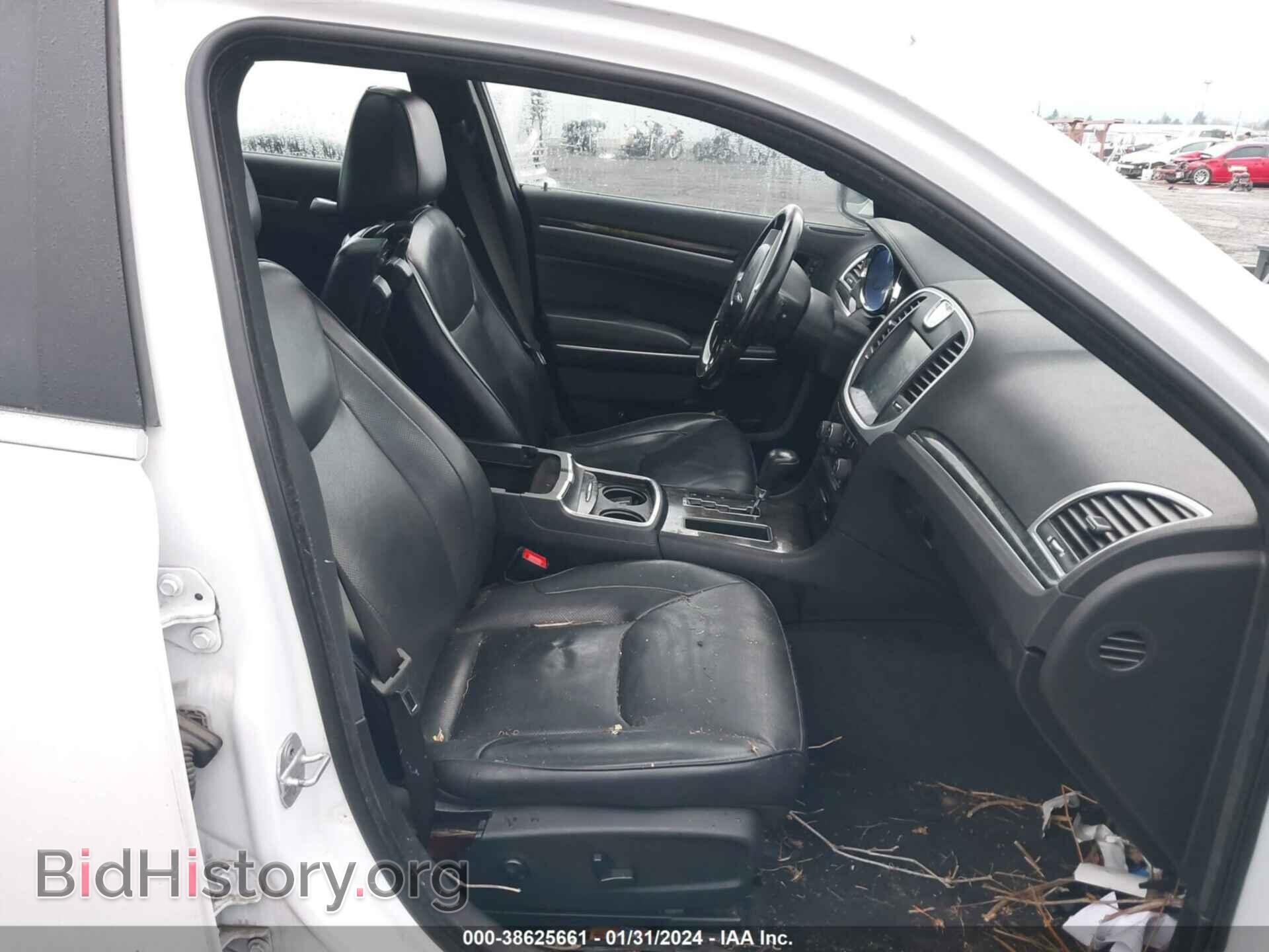 2012 CHRYSLER 300C - VIN: 2C3CCAETXCH136573 - Фото 5