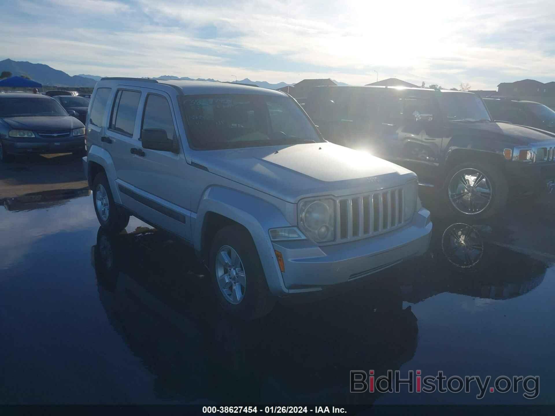 Photo 1J4PP2GK8BW586163 - JEEP LIBERTY 2011