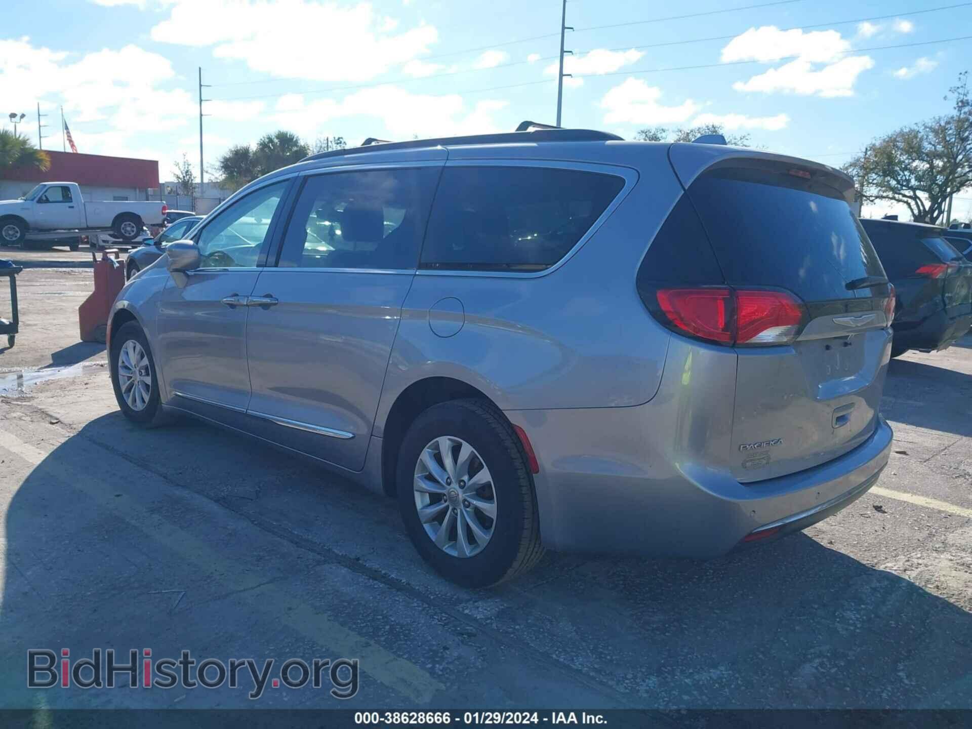 2017 CHRYSLER PACIFICA - VIN: 2C4RC1BG4HR613853 - Фото 3
