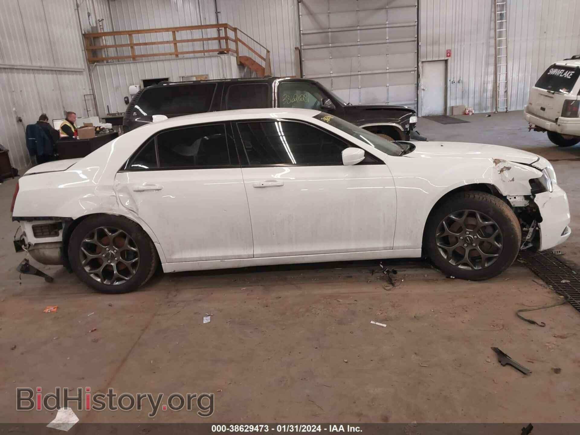 2017 CHRYSLER 300 - VIN: 2C3CCAGG6HH506991 - Фото 13