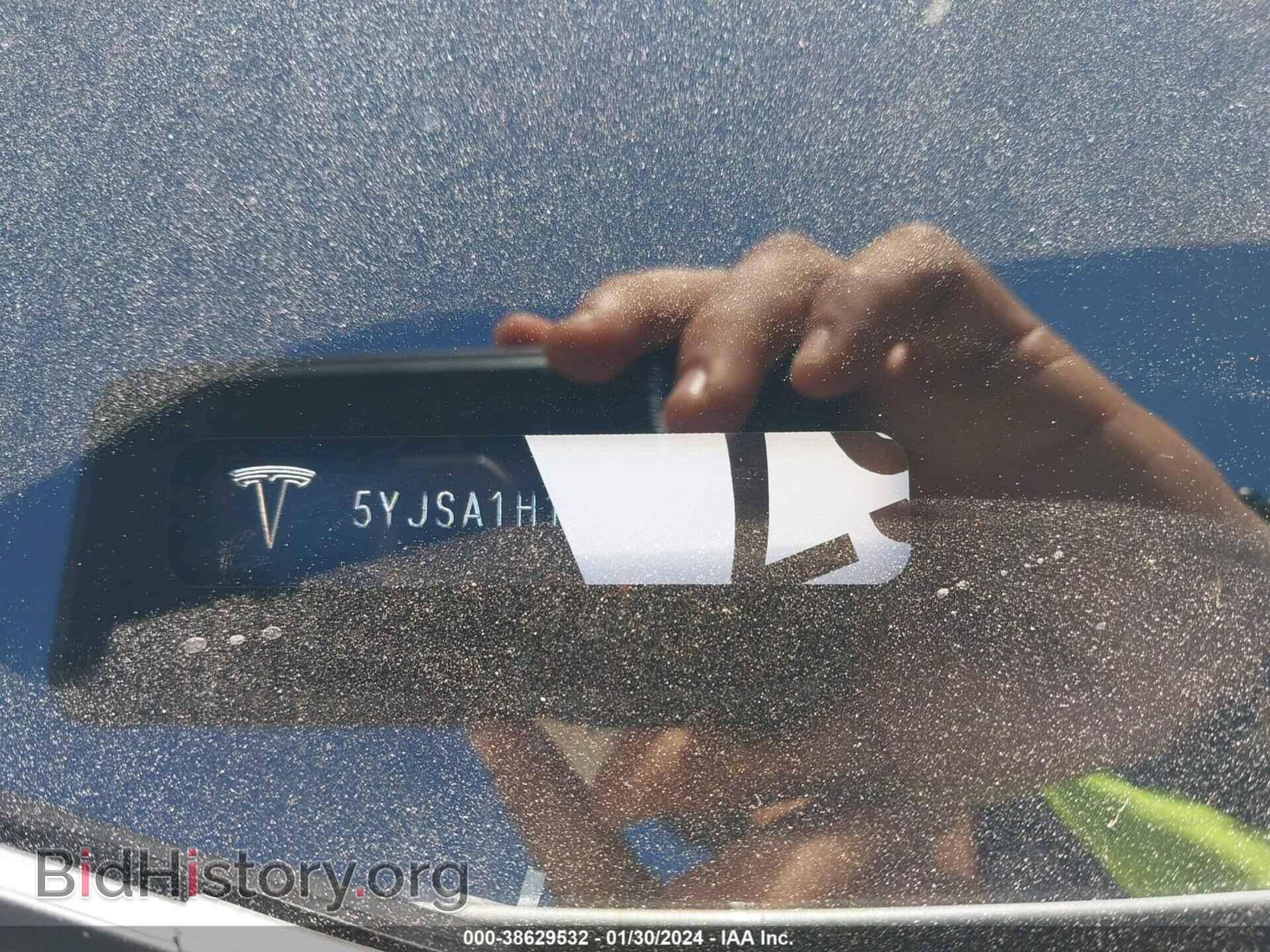 2014 TESLA MODEL S - VIN: 5YJSA1H15EFP38555 - Фото 9