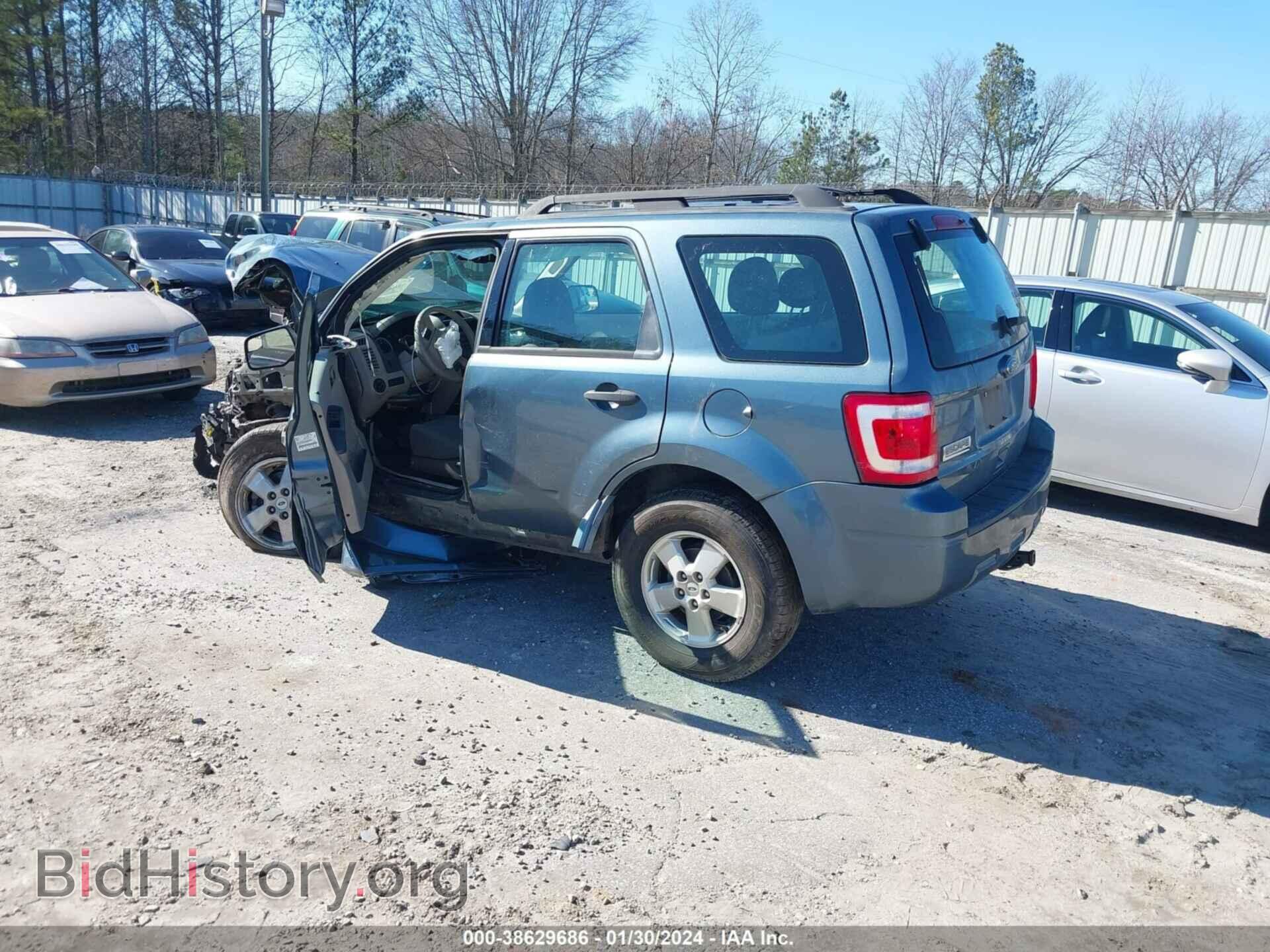 2011 FORD ESCAPE - VIN: 1FMCU0C73BKA31272 - Фото 3
