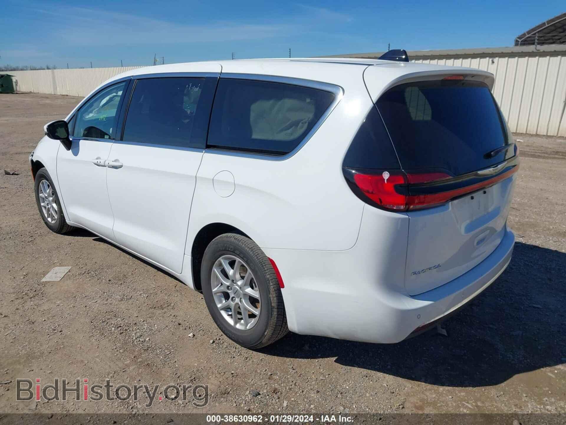2023 CHRYSLER PACIFICA - VIN: 2C4RC1BG7PR590356 - Фото 3