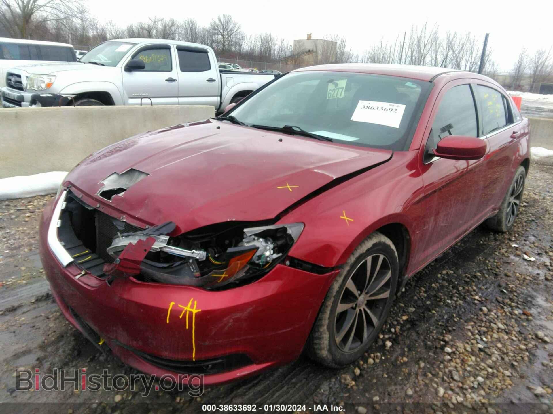 2013 CHRYSLER 200 - VIN: 1C3CCBBB5DN515815 - Фото 2