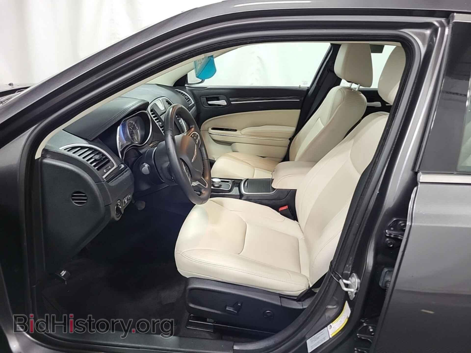 2017 CHRYSLER 300 - VIN: 2C3CCAAG6HH511729 - Фото 2