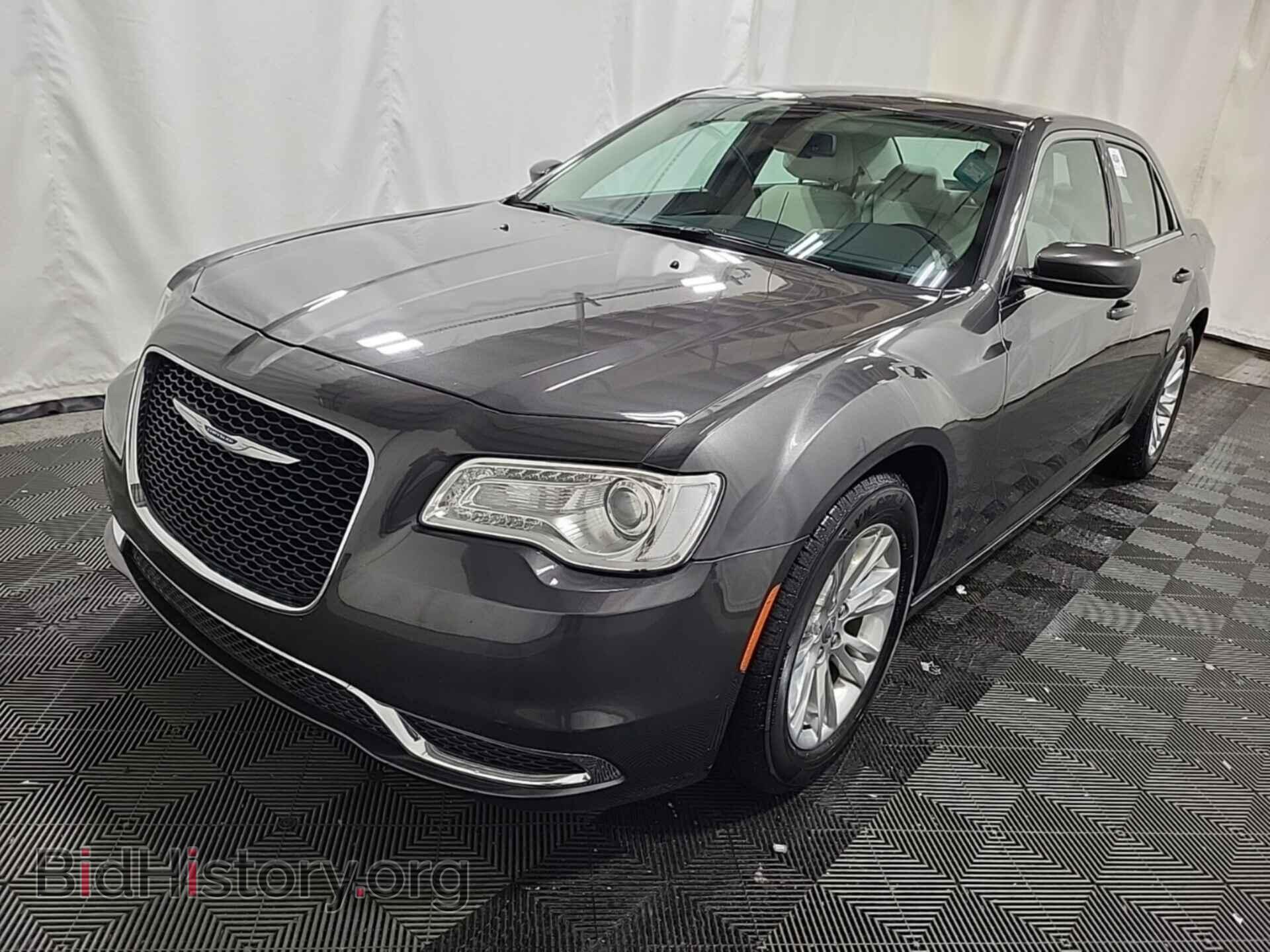 2017 CHRYSLER 300 - VIN: 2C3CCAAG6HH511729 - Фото 30