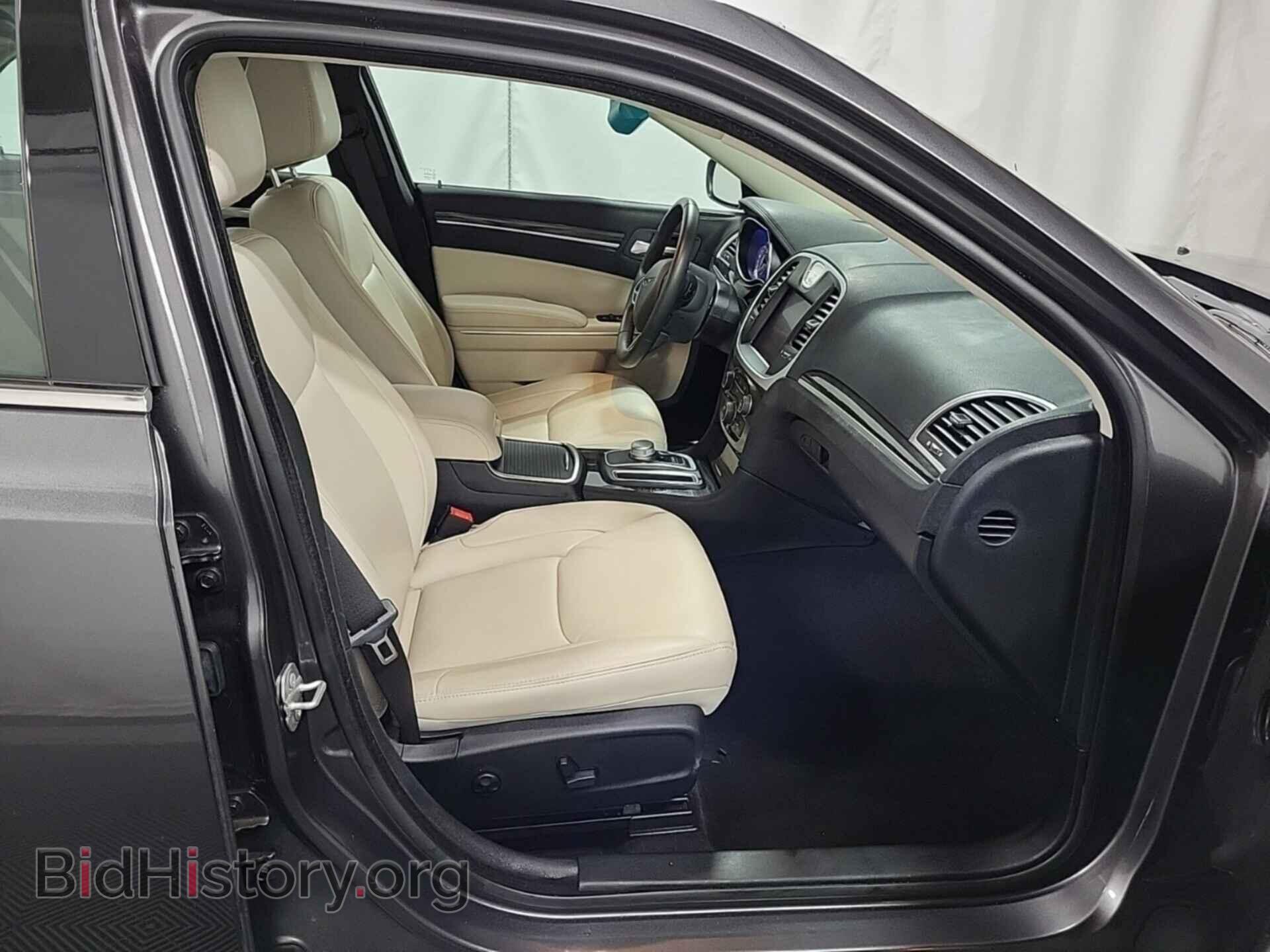 2017 CHRYSLER 300 - VIN: 2C3CCAAG6HH511729 - Фото 8