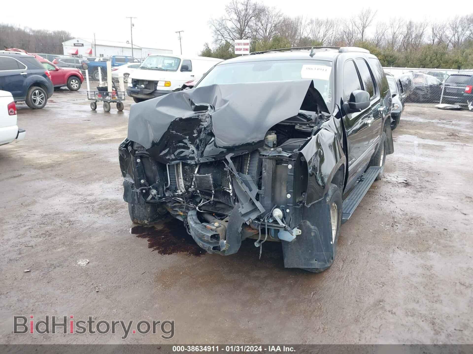 2011 GMC YUKON - VIN: 1GKS2EEF2BR337687 - Фото 2