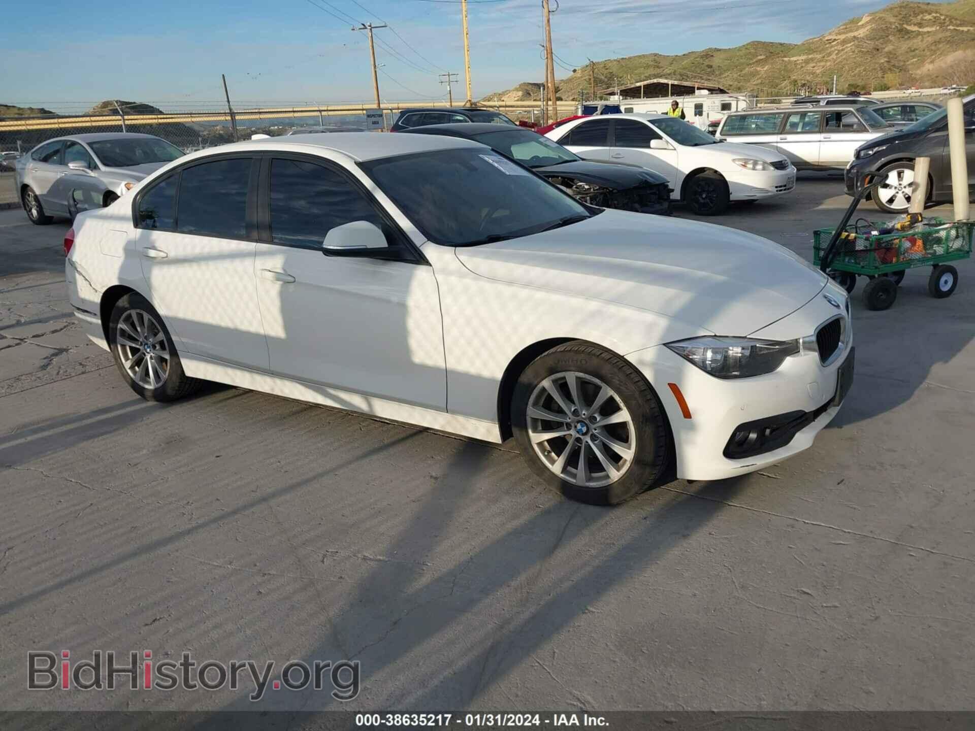Photo WBA8E5G5XGNU20684 - BMW 320I 2016