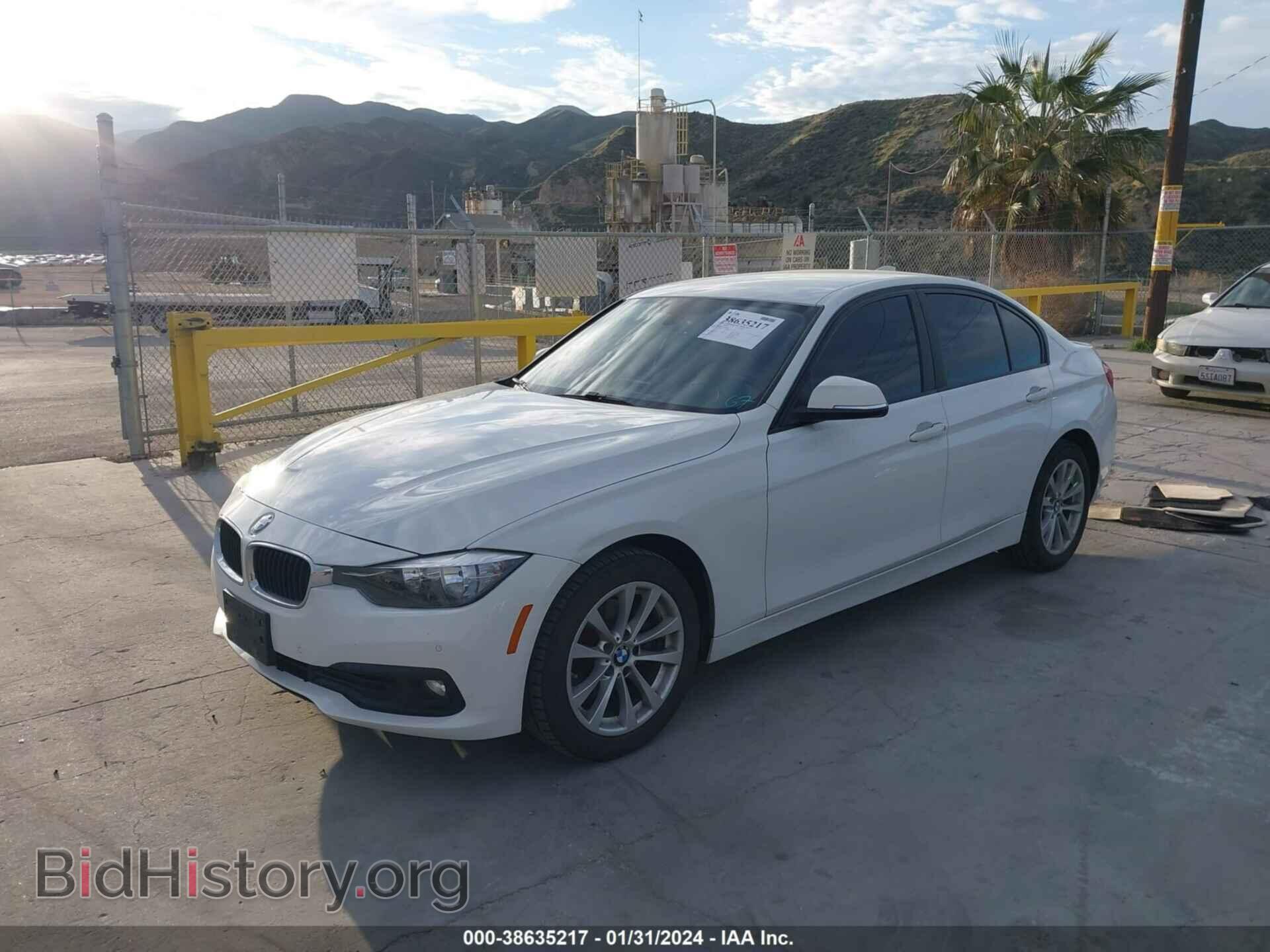 2016 BMW 320I - VIN: WBA8E5G5XGNU20684 - Фото 2