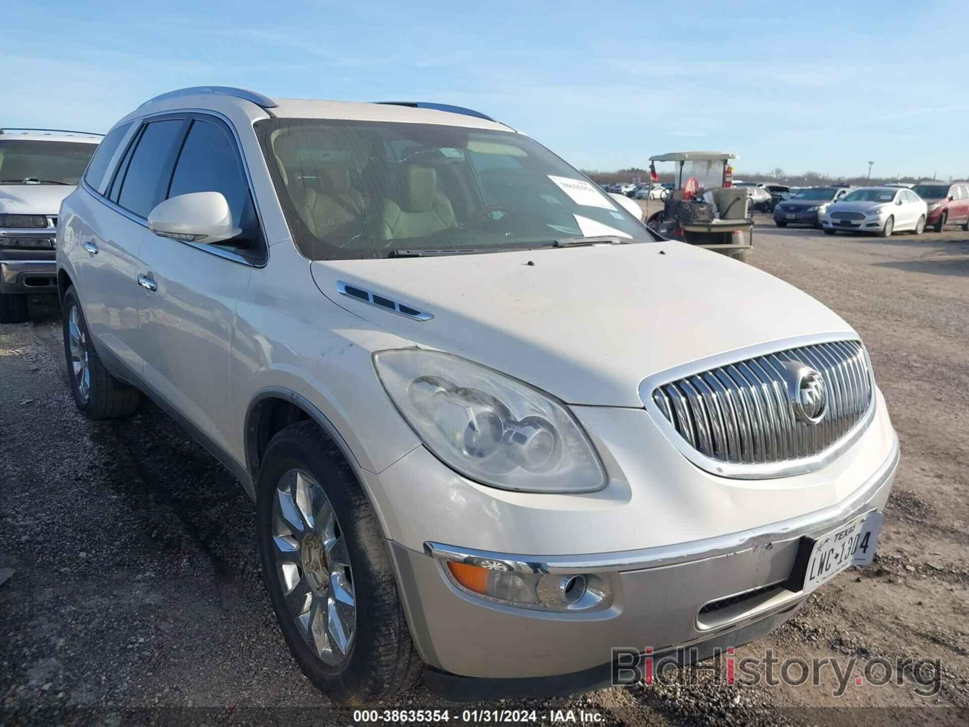 Photo 5GAKRCED3BJ170993 - BUICK ENCLAVE 2011