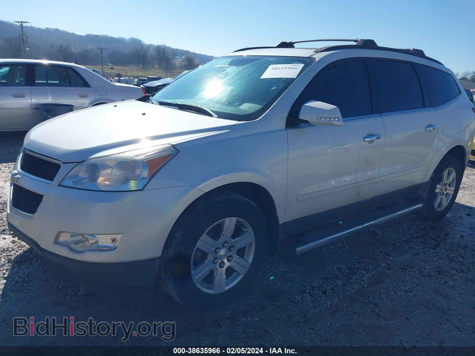 2012 CHEVROLET TRAVERSE - VIN: 1GNKRJED1CJ324483 - Фото 2