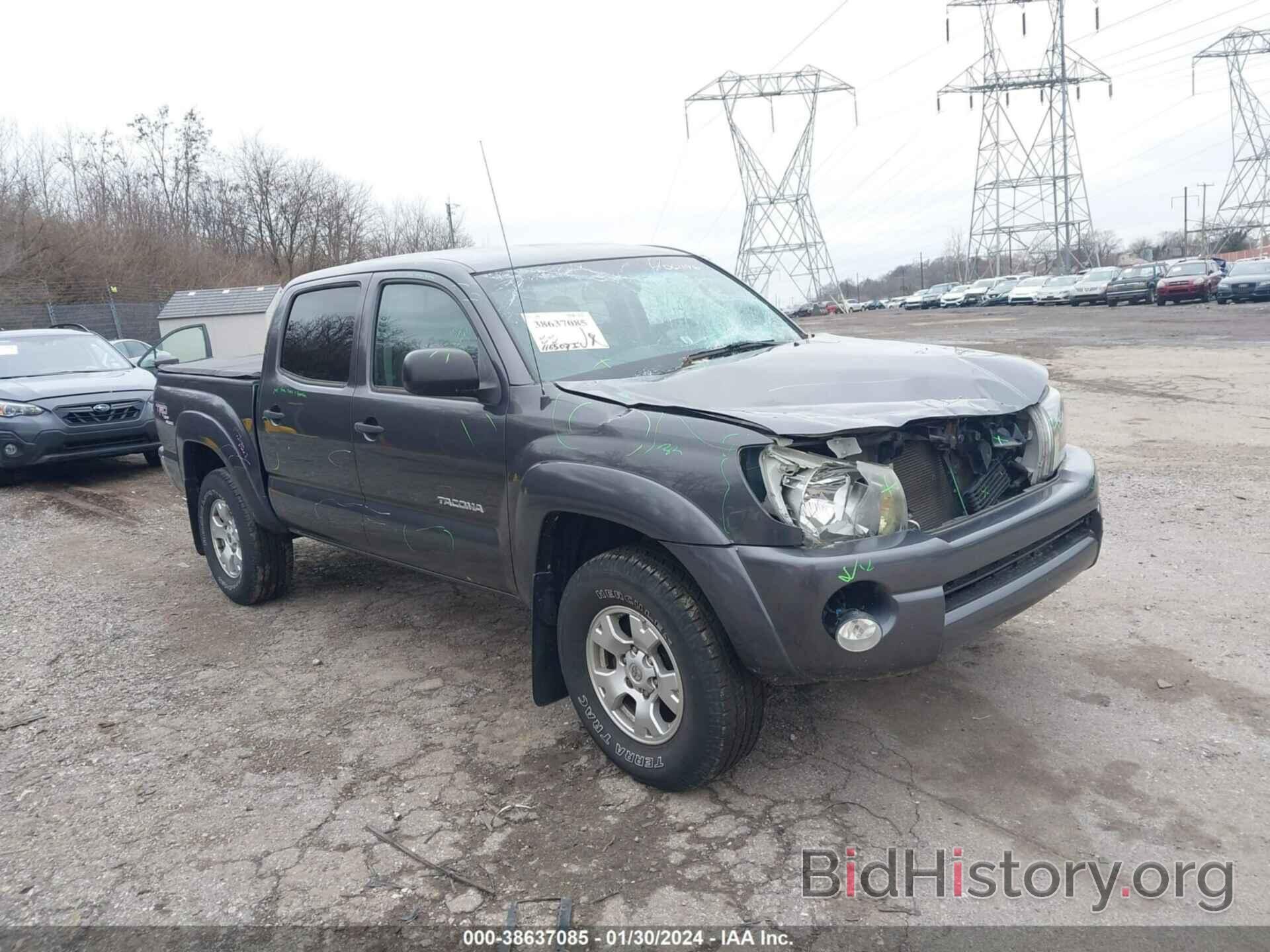 Photo 3TMLU4EN9BM061196 - TOYOTA TACOMA 2011