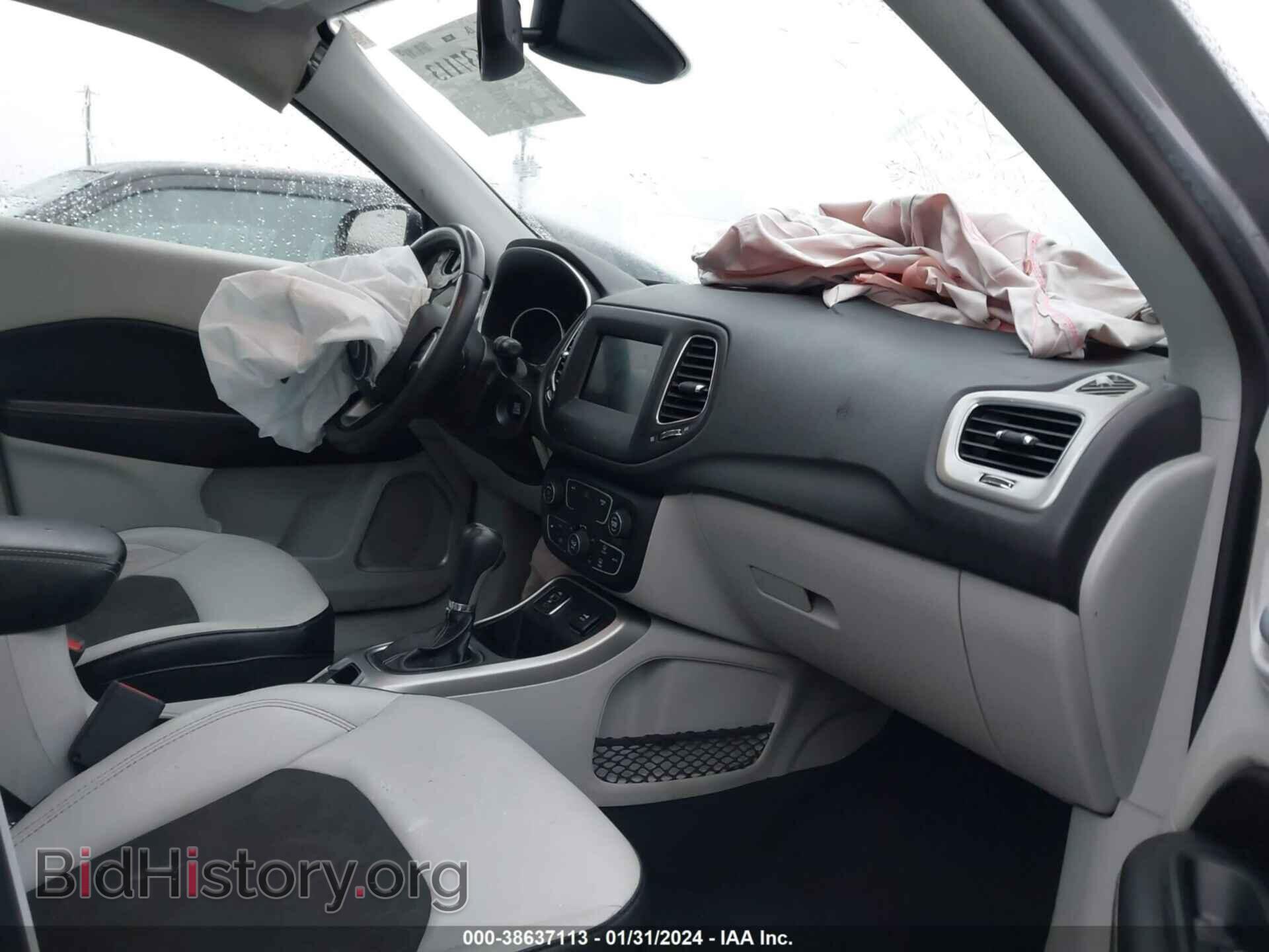 2018 JEEP COMPASS - VIN: 3C4NJCBB0JT461075 - Фото 5