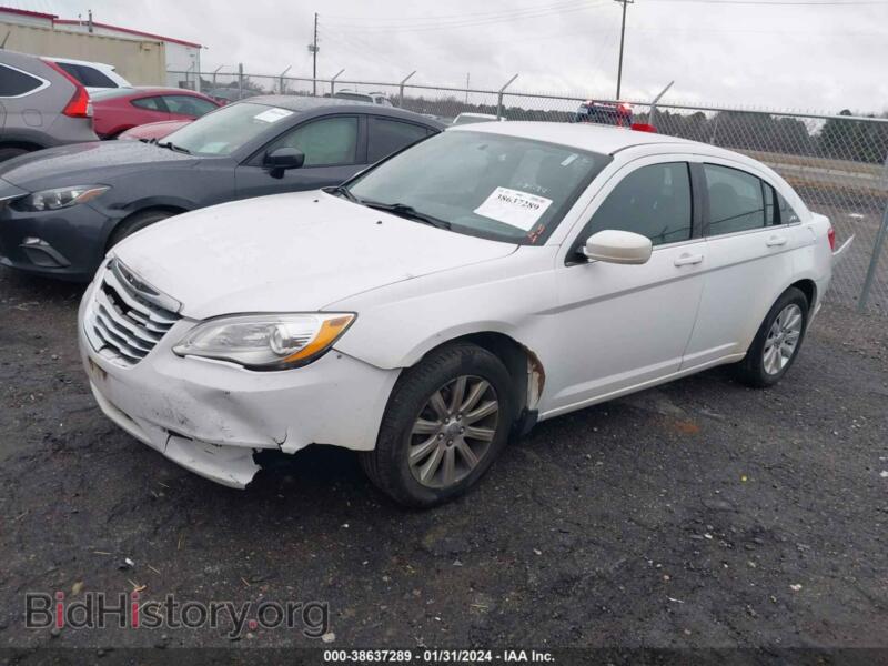 2013 Chrysler 200 (VIN 1C3CCBBBXDN538989) — photo 2 of 16