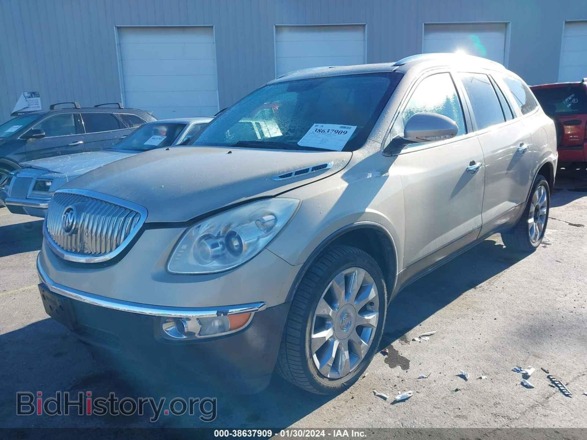 2011 BUICK ENCLAVE - VIN: 5GAKRCED4BJ242042 - Фото 2