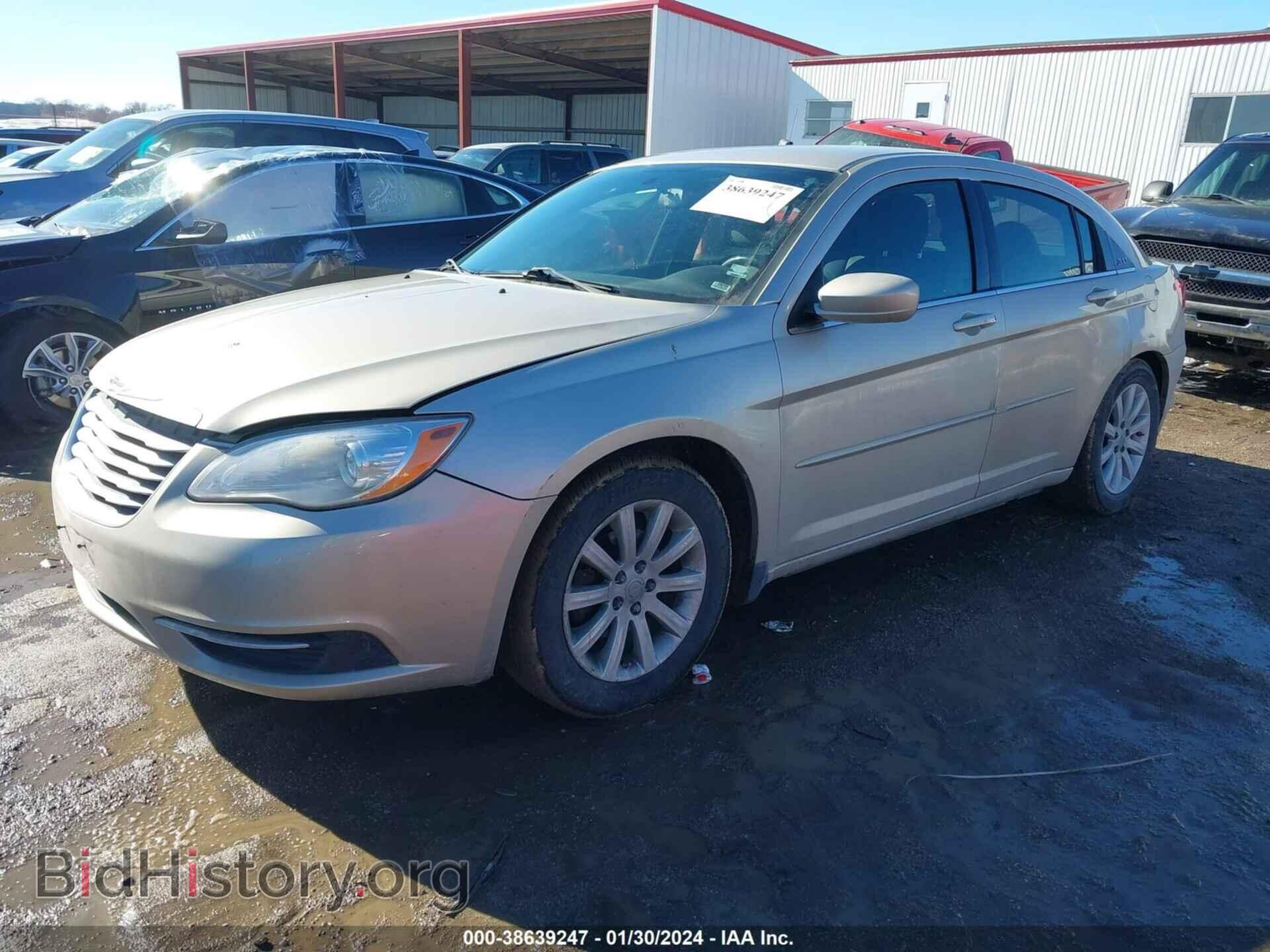2013 CHRYSLER 200 - VIN: 1C3CCBBG1DN678747 - Фото 2