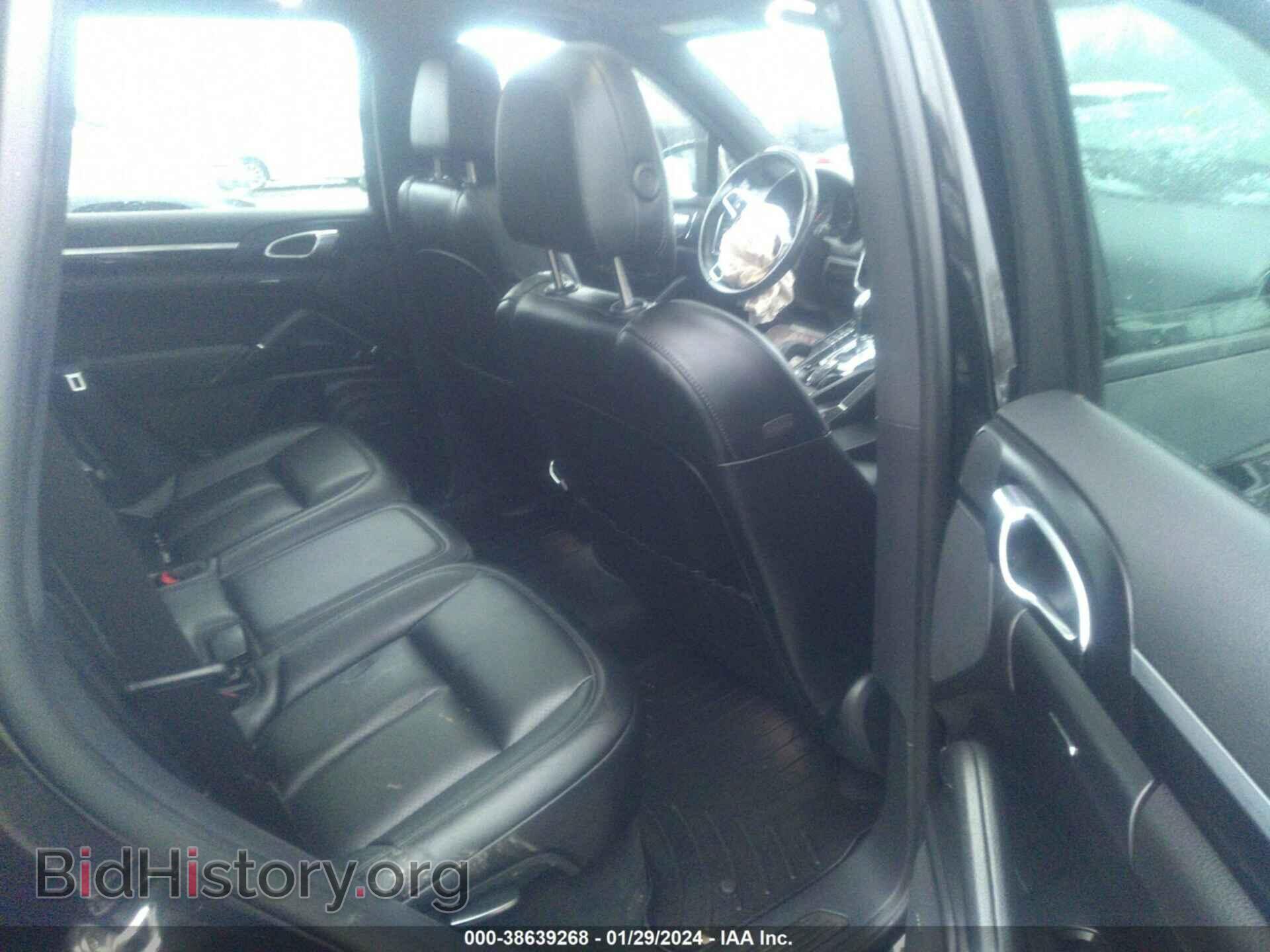 2018 PORSCHE CAYENNE - VIN: WP1AA2A23JKA00981 - Фото 8