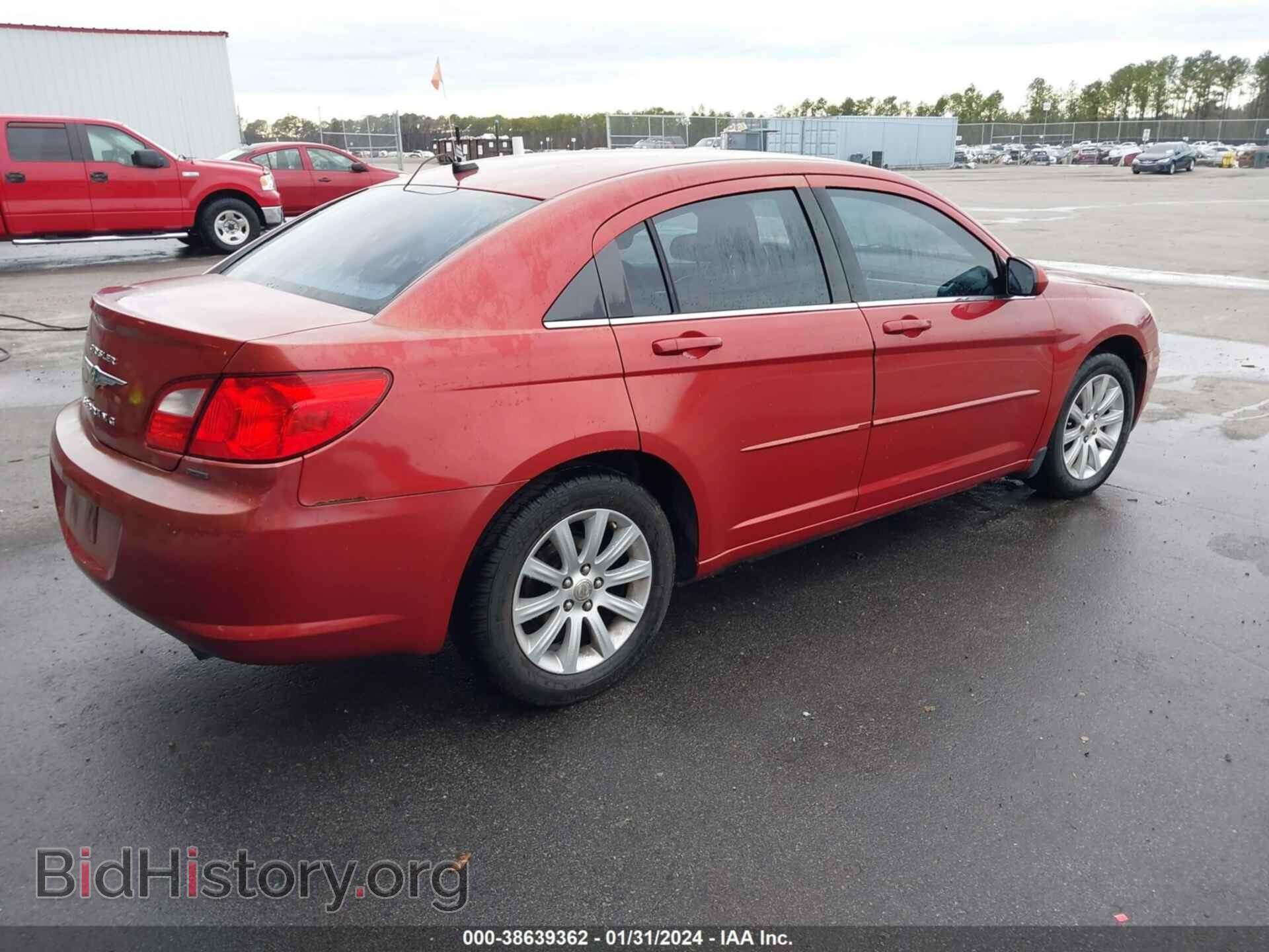 2010 CHRYSLER SEBRING - VIN: 1C3CC5FBXAN143265 - Фото 4