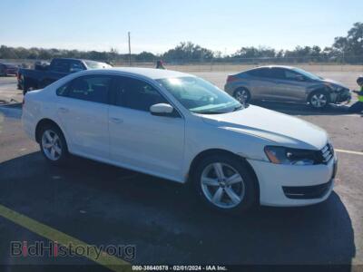 2015 Volkswagen PASSAT 2.0L TDI SE, white — VIN 1VWBV7A39FC062755, IAAI
