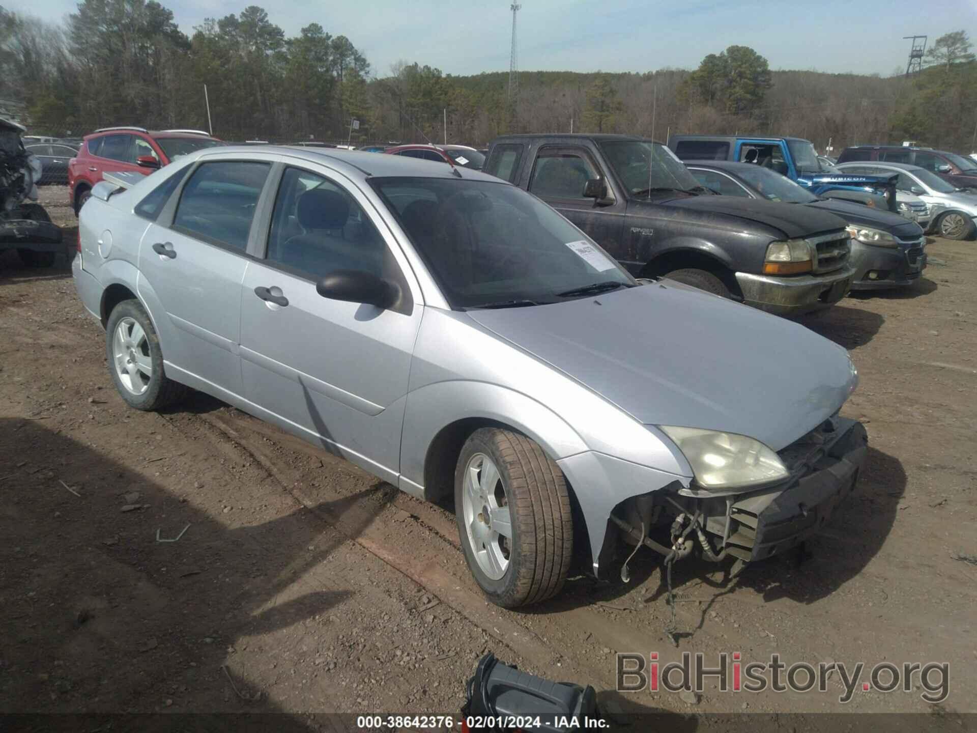 Photo 1FAHP34N77W207178 - FORD FOCUS 2007