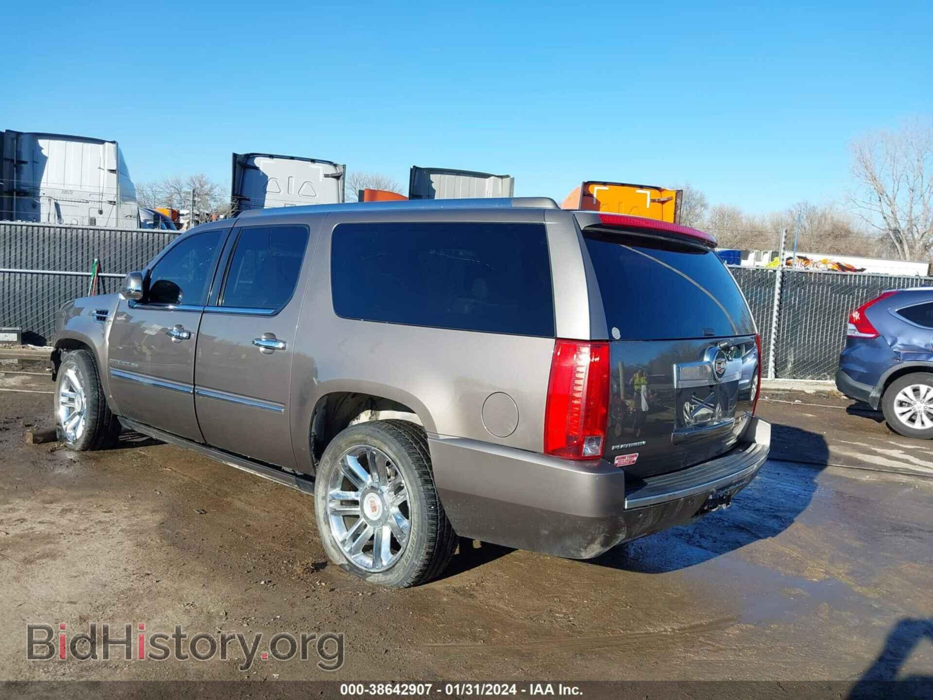 2013 CADILLAC ESCALADE ESV - VIN: 1GYS4KEF4DR334033 - Фото 3