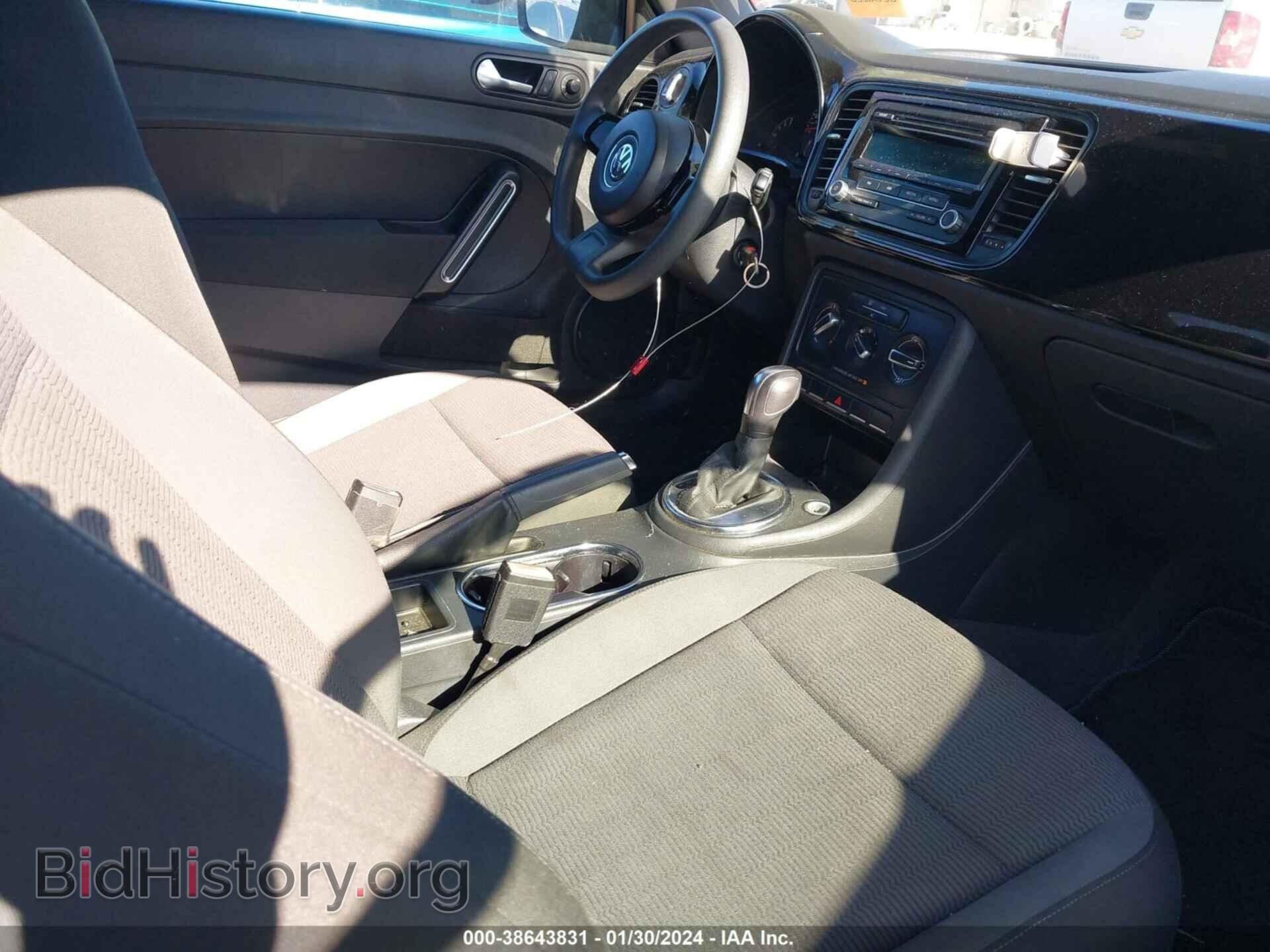 2012 VOLKSWAGEN BEETLE - VIN: 3VWFP7AT3CM637888 - Фото 5